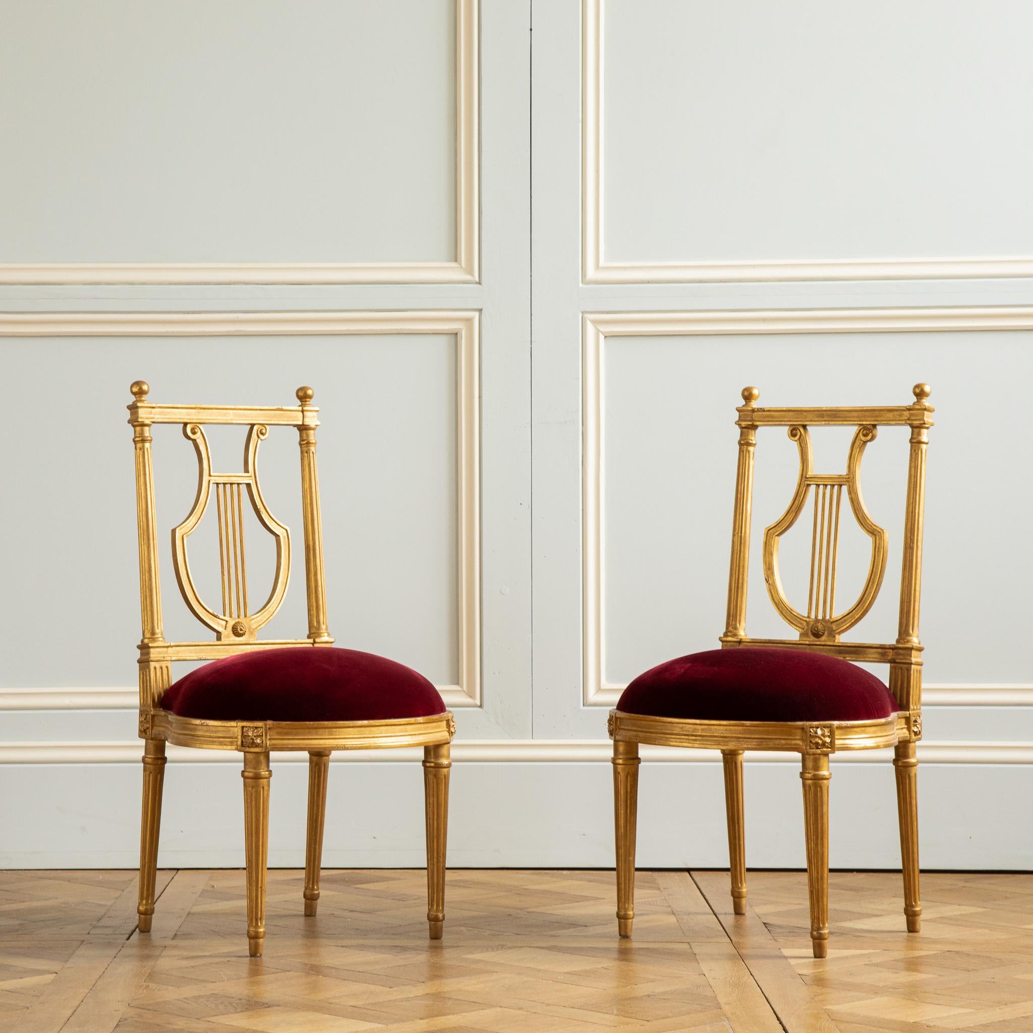 https://a.1stdibscdn.com/louis-xvi-gilded-lyre-chairs-with-deep-red-velvet-inspired-by-jacob-for-sale-picture-3/f_23353/f_299536821660301210885/Louis_XVI_gilded_Lyre_Chairs_Red_velvet_553_master.jpg