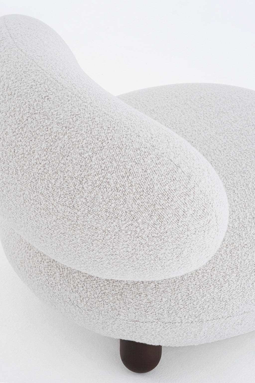 https://a.1stdibscdn.com/baloo-boucle-flock-lounge-chair-by-noom-for-sale-picture-6/f_12192/f_434500921738591403182/Lounge_Chair_Flock_by_NOOM_9__master.jpg