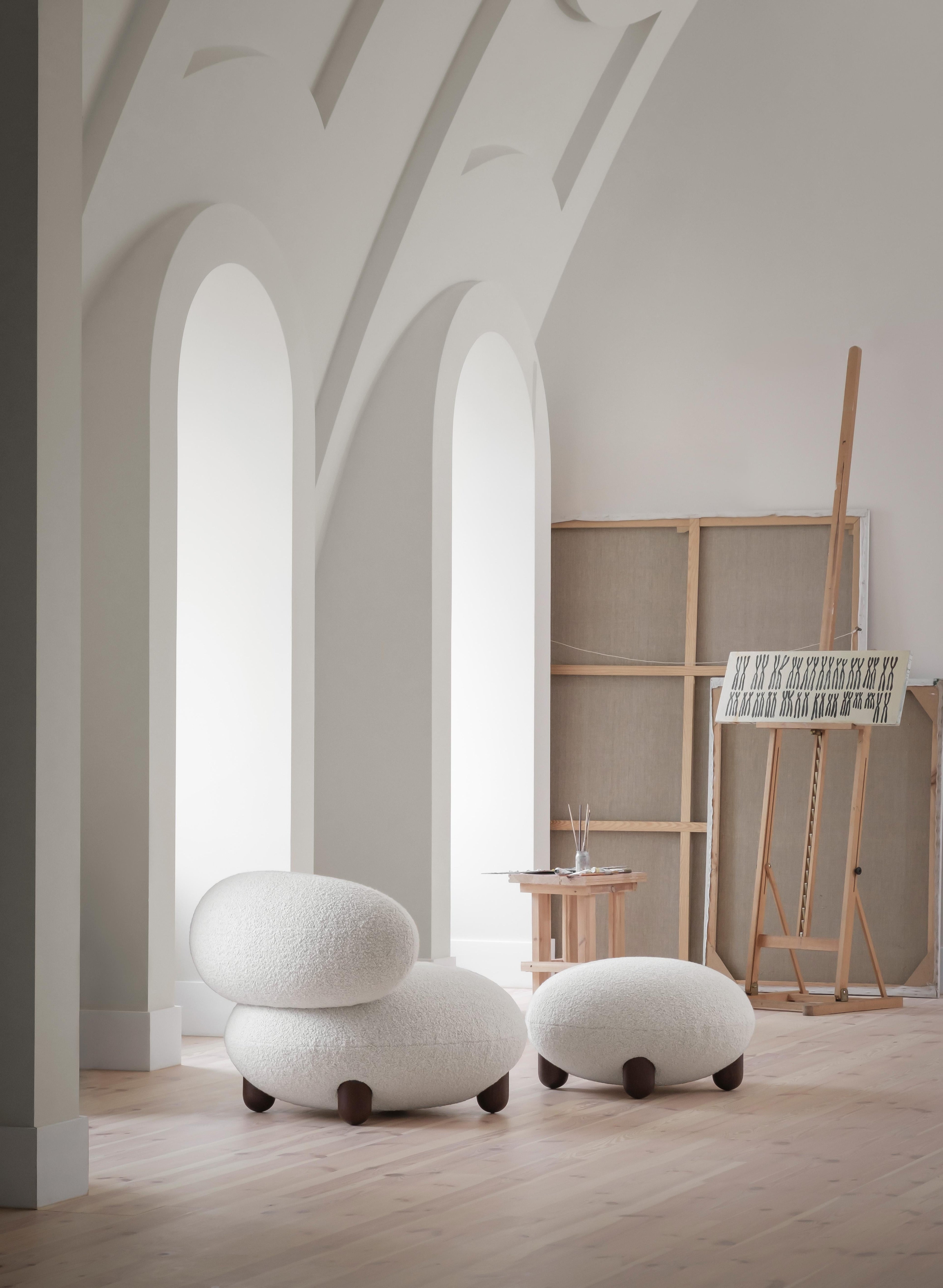 https://a.1stdibscdn.com/baloo-boucle-flock-lounge-chair-by-noom-for-sale-picture-10/f_12192/f_434500921738591410262/_Lounge_Chair_Flock_by_NOOM_Interior_01__master.jpg