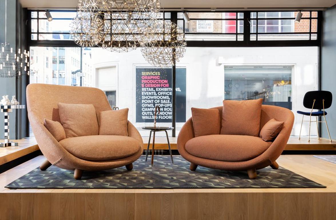 https://a.1stdibscdn.com/moooi-love-sofa-in-the-menagerie-of-extinct-animals-upholstery-white-wash-legs-for-sale-picture-5/22569652/f_271084521643350580269/Love_Sofa_3_master.jpg