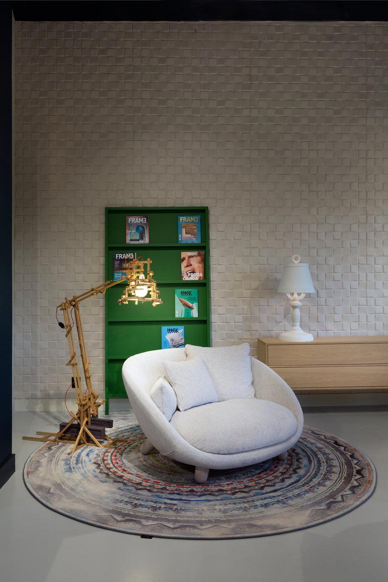 https://a.1stdibscdn.com/moooi-love-sofa-in-the-menagerie-of-extinct-animals-upholstery-white-wash-legs-for-sale-picture-8/22569652/f_271084521643350580440/Love_Sofa_6_master.jpg