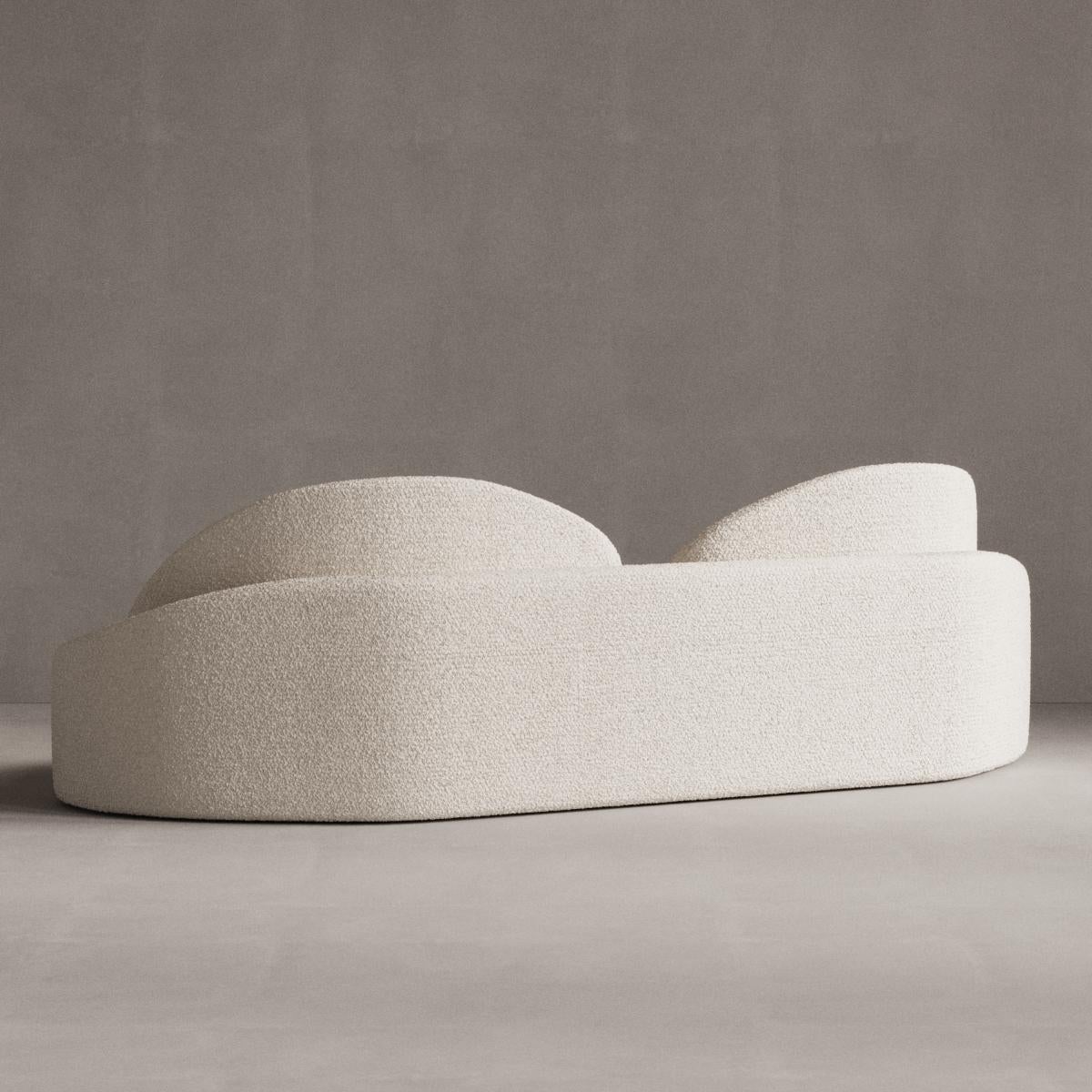 https://a.1stdibscdn.com/white-lovers-sofa-by-plyus-design-for-sale-picture-4/f_12192/f_385398521708693781470/Lovers_Sofa_9_master.jpg
