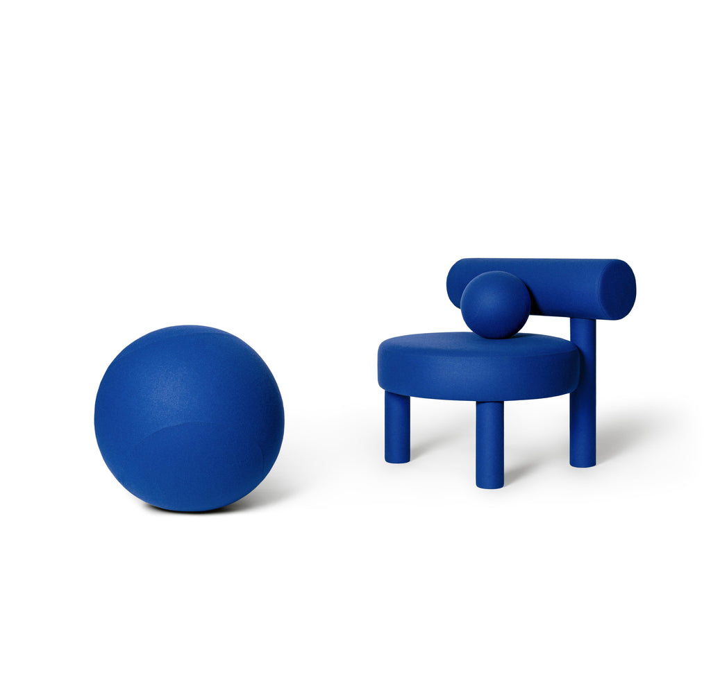 https://a.1stdibscdn.com/modern-low-chair-armchair-gropius-cs1-by-noom-for-sale-picture-9/f_42321/f_178148621585239290272/Low_Chair_Gropius_CS1_7_a_min_master.jpg