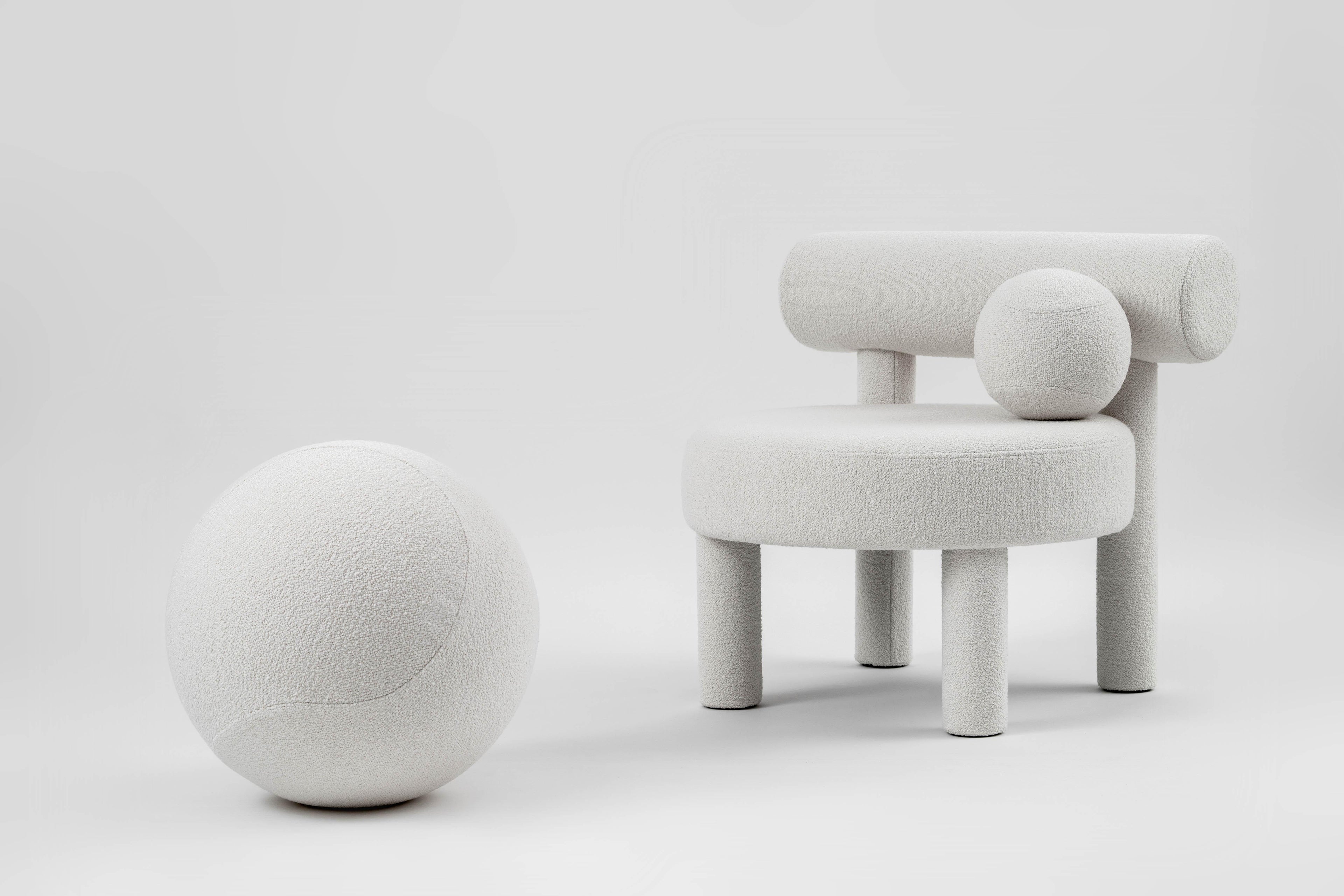 https://a.1stdibscdn.com/modern-low-chair-gropius-cs1-with-ottoman-by-noom-for-sale-picture-6/f_42321/f_178148621598119149216/Low_Chair_Gropius_CS1_by_NOOM_in_Boucle_18_min_master.jpg