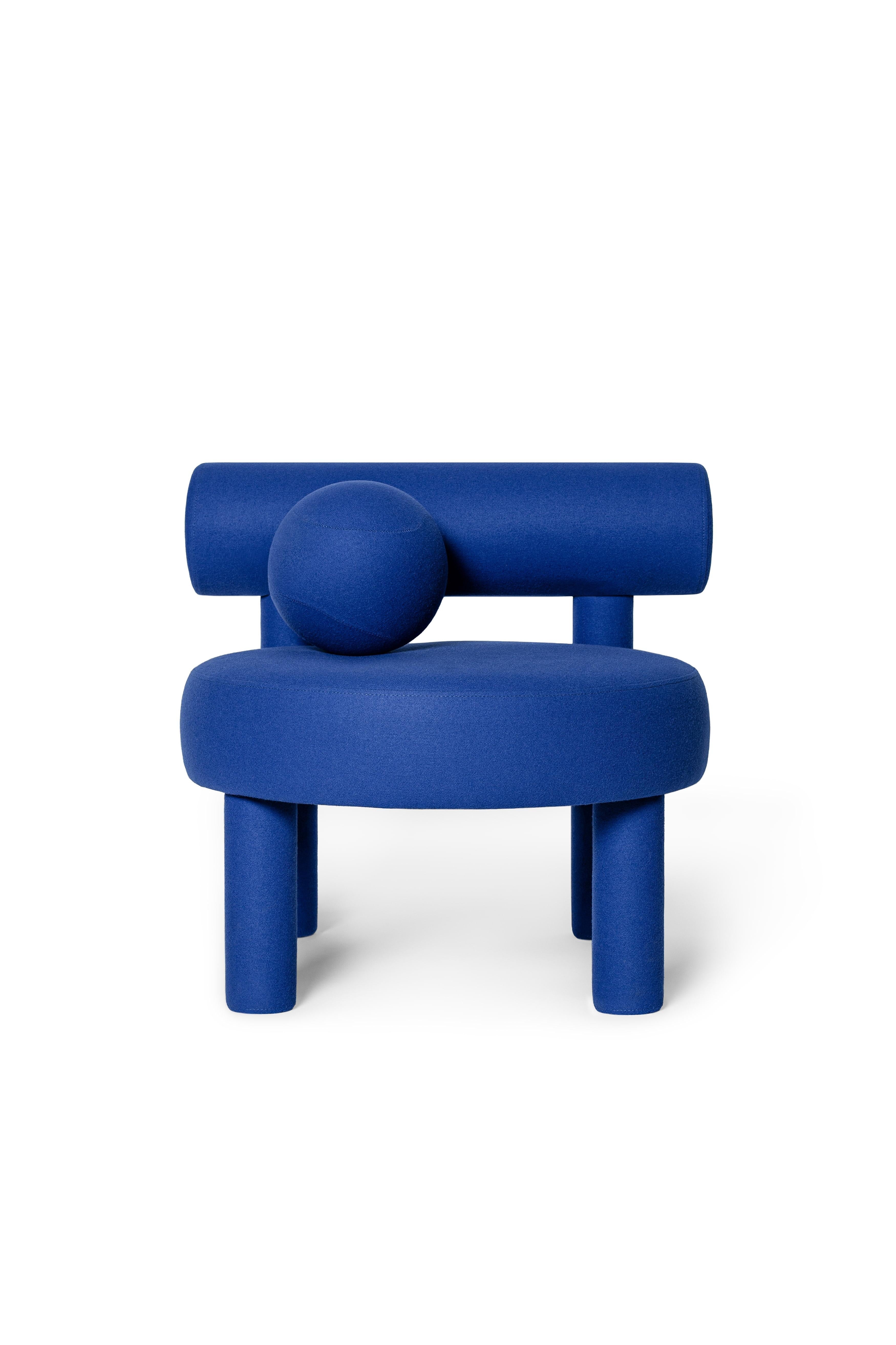 https://a.1stdibscdn.com/modern-low-chair-gropius-cs1-by-noom-for-sale-picture-5/f_42321/f_184691821585240220503/Low_Chair_Gropius_CS1_sm_2__master.jpg