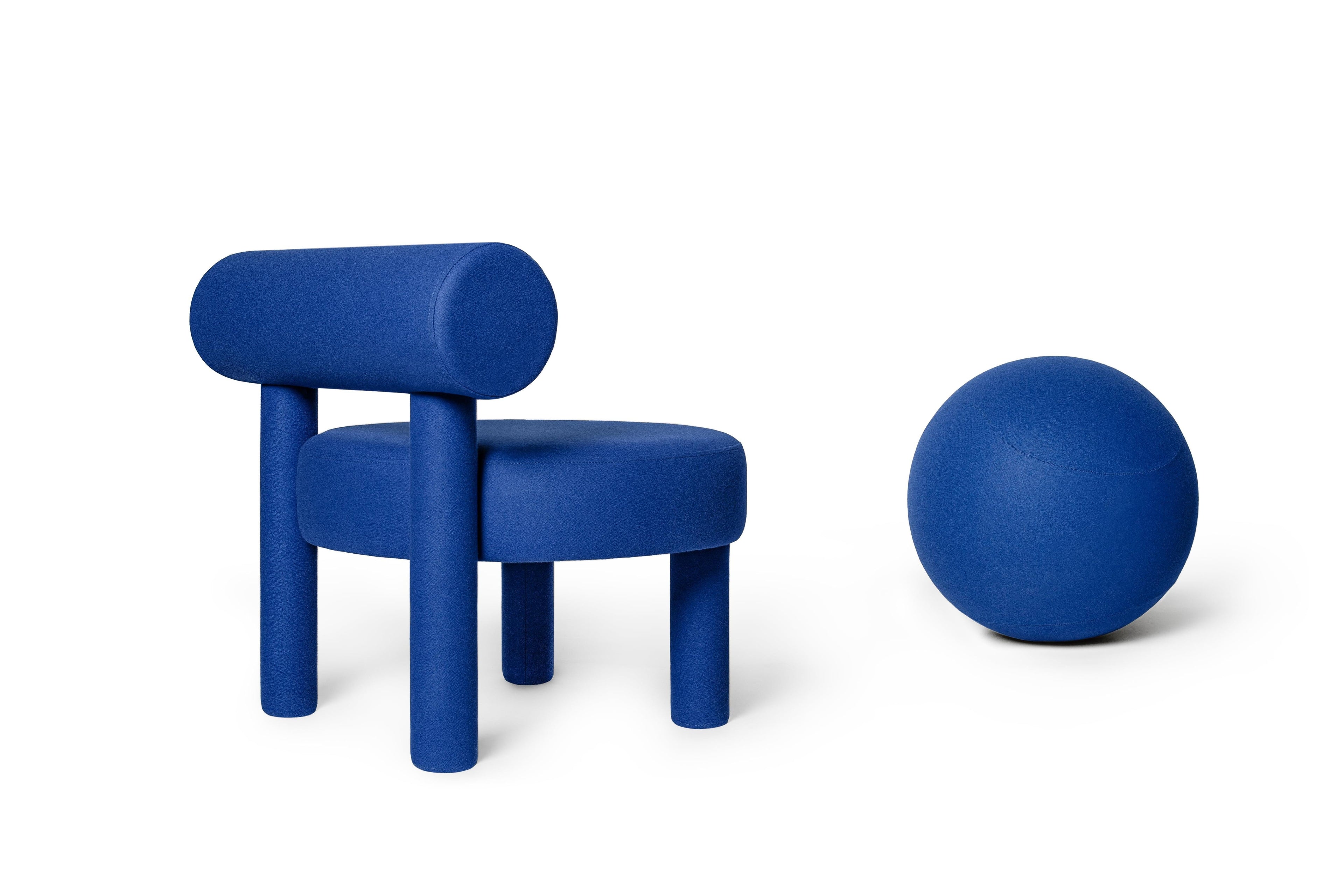 https://a.1stdibscdn.com/modern-low-chair-armchair-gropius-cs1-by-noom-for-sale-picture-12/f_42321/f_178148621585239451348/Low_Chair_Gropius_CS1_sm_6__master.jpg