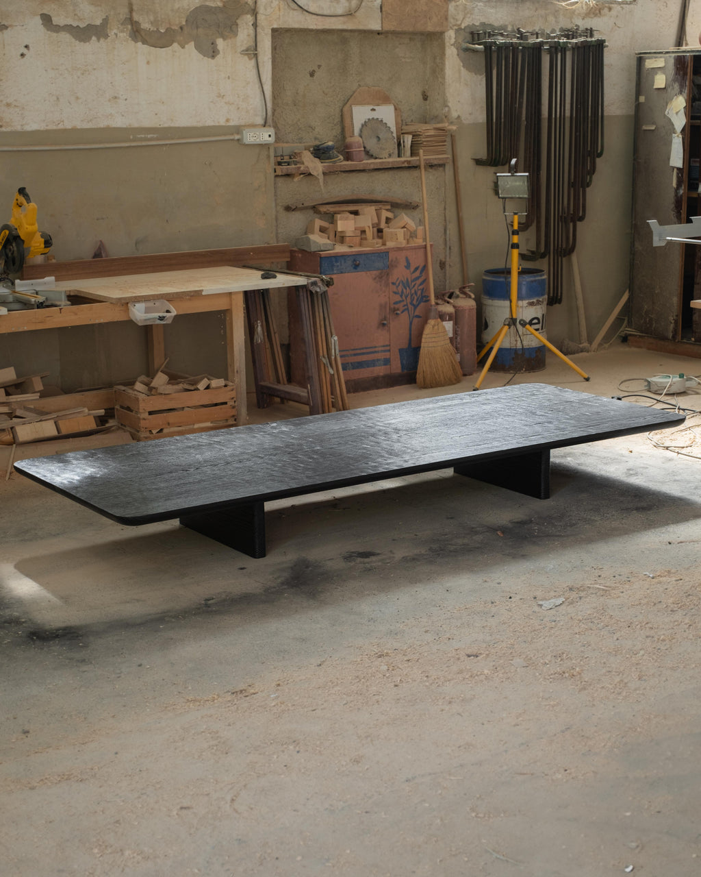https://a.1stdibscdn.com/handmade-burned-european-oak-contemporary-low-coffee-table-by-dennis-kaiser-for-sale-picture-2/f_12192/f_450237421747237228044/Low_Coffee_Table_4_master.jpg