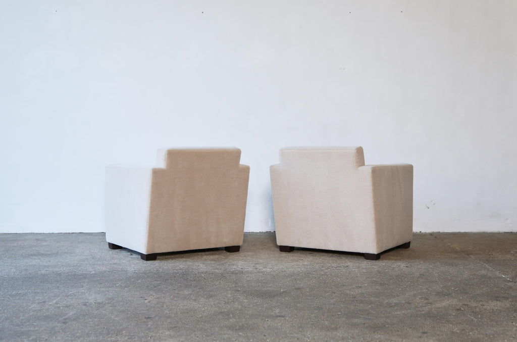 https://a.1stdibscdn.com/a-pair-of-angular-armchairs-upholstered-in-pure-alpaca-for-sale-picture-3/f_22593/f_489582321771944390834/Low_Cube_Club_Ivory_M_12_23_7_master.jpg