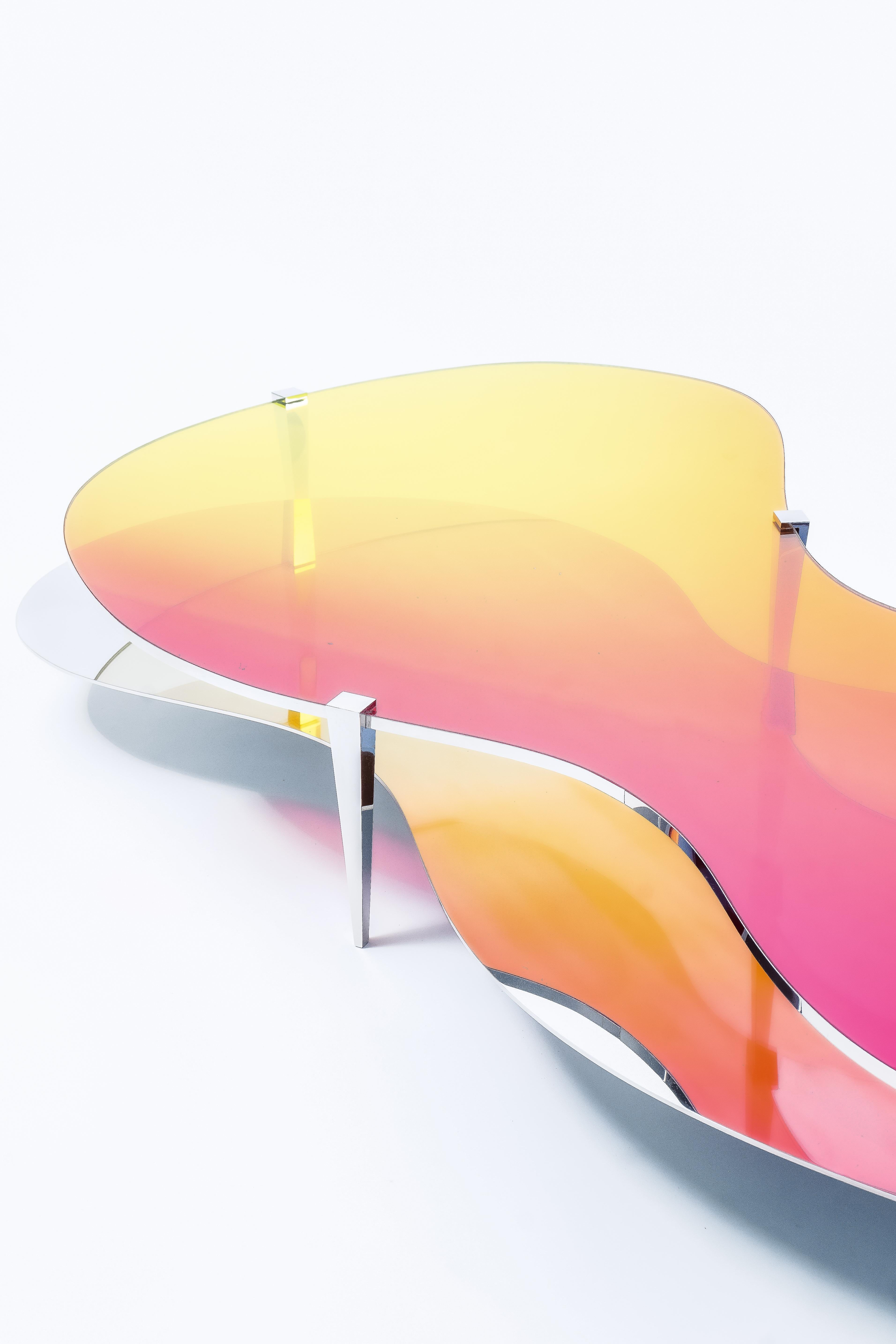 https://a.1stdibscdn.com/two-tier-sculptural-dichroic-glass-coffee-table-by-oda-lik-studio-for-sale-picture-4/f_12192/f_492615421773750202730/Low_Table_LT01_03_master.jpg