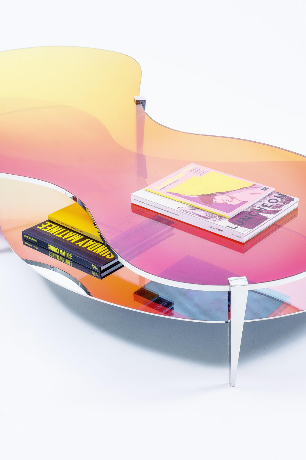 https://a.1stdibscdn.com/two-tier-sculptural-dichroic-glass-coffee-table-by-oda-lik-studio-for-sale-picture-7/f_12192/f_492615421773750203732/Low_Table_LT01_06_master.jpg