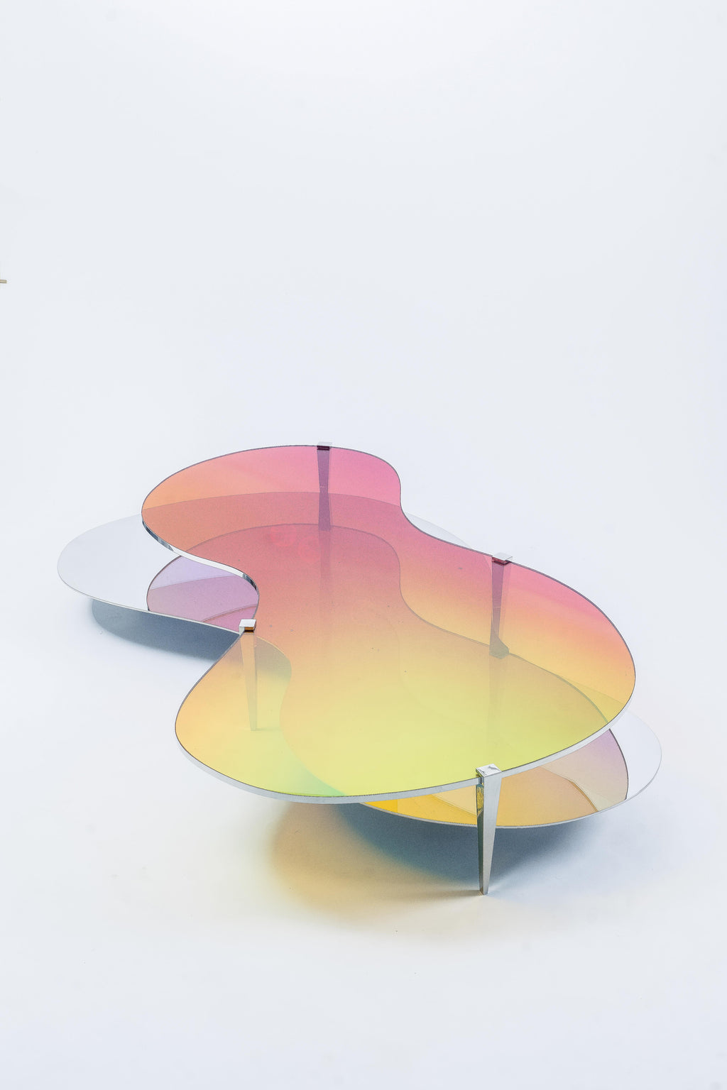 https://a.1stdibscdn.com/two-tier-sculptural-dichroic-glass-coffee-table-by-oda-lik-studio-for-sale-picture-10/f_12192/f_492615421773750207478/Low_Table_LT01_12_master.jpg