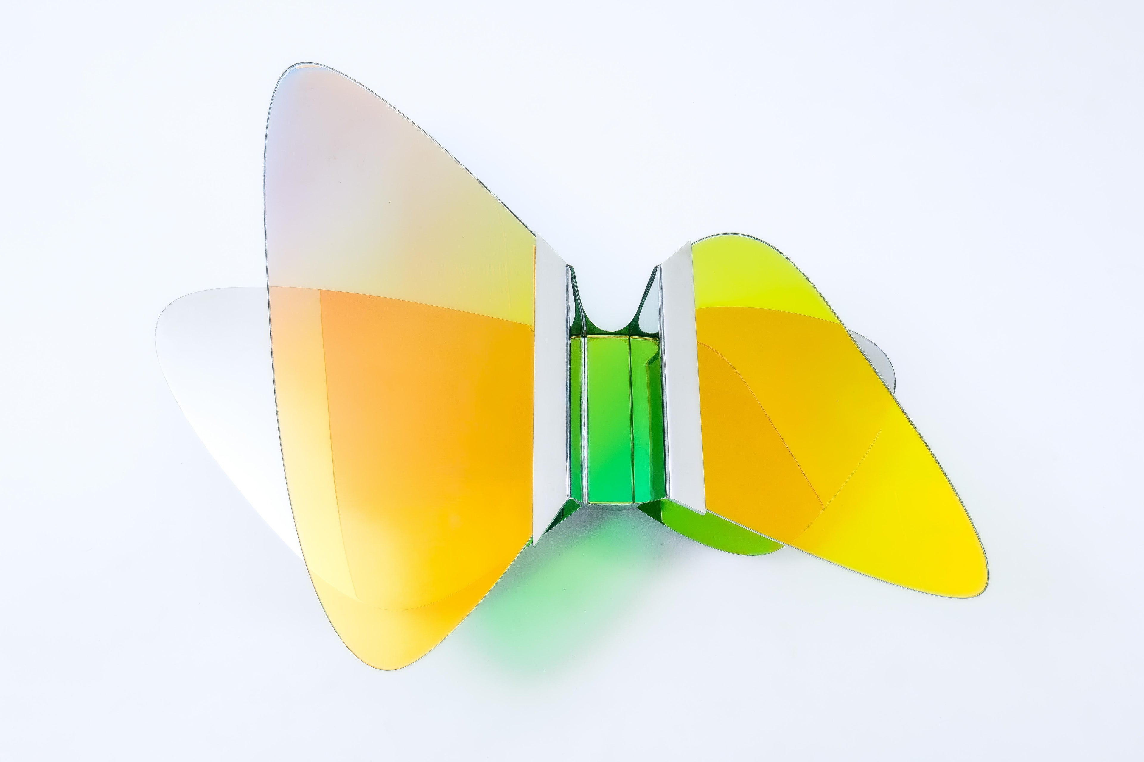 https://a.1stdibscdn.com/sculptural-dichroic-glass-coffee-table-by-oda-lik-studio-for-sale-picture-3/f_12192/f_492623421773752638548/Low_Table_LT02_02_master.jpg