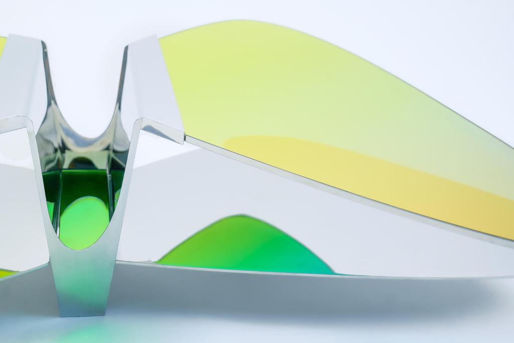 https://a.1stdibscdn.com/sculptural-dichroic-glass-coffee-table-by-oda-lik-studio-for-sale-picture-5/f_12192/f_492623421773752640679/Low_Table_LT02_04_master.jpg