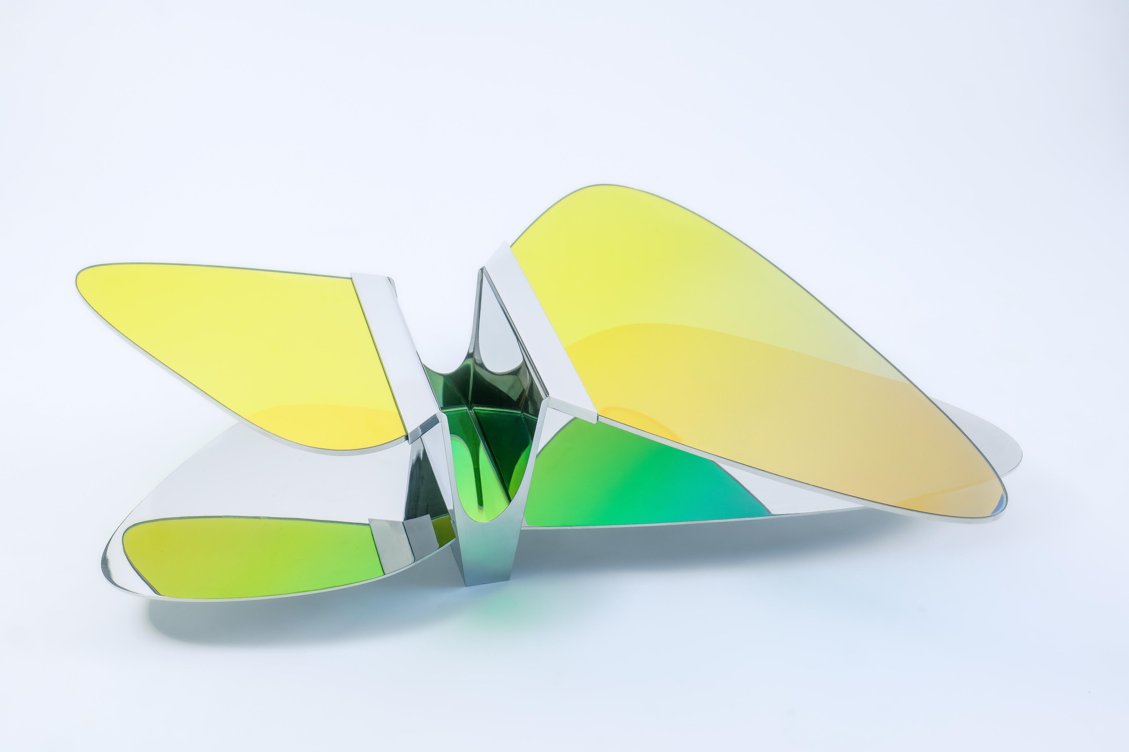 https://a.1stdibscdn.com/sculptural-dichroic-glass-coffee-table-by-oda-lik-studio-for-sale-picture-6/f_12192/f_492623421773752640006/Low_Table_LT02_05_master.jpg