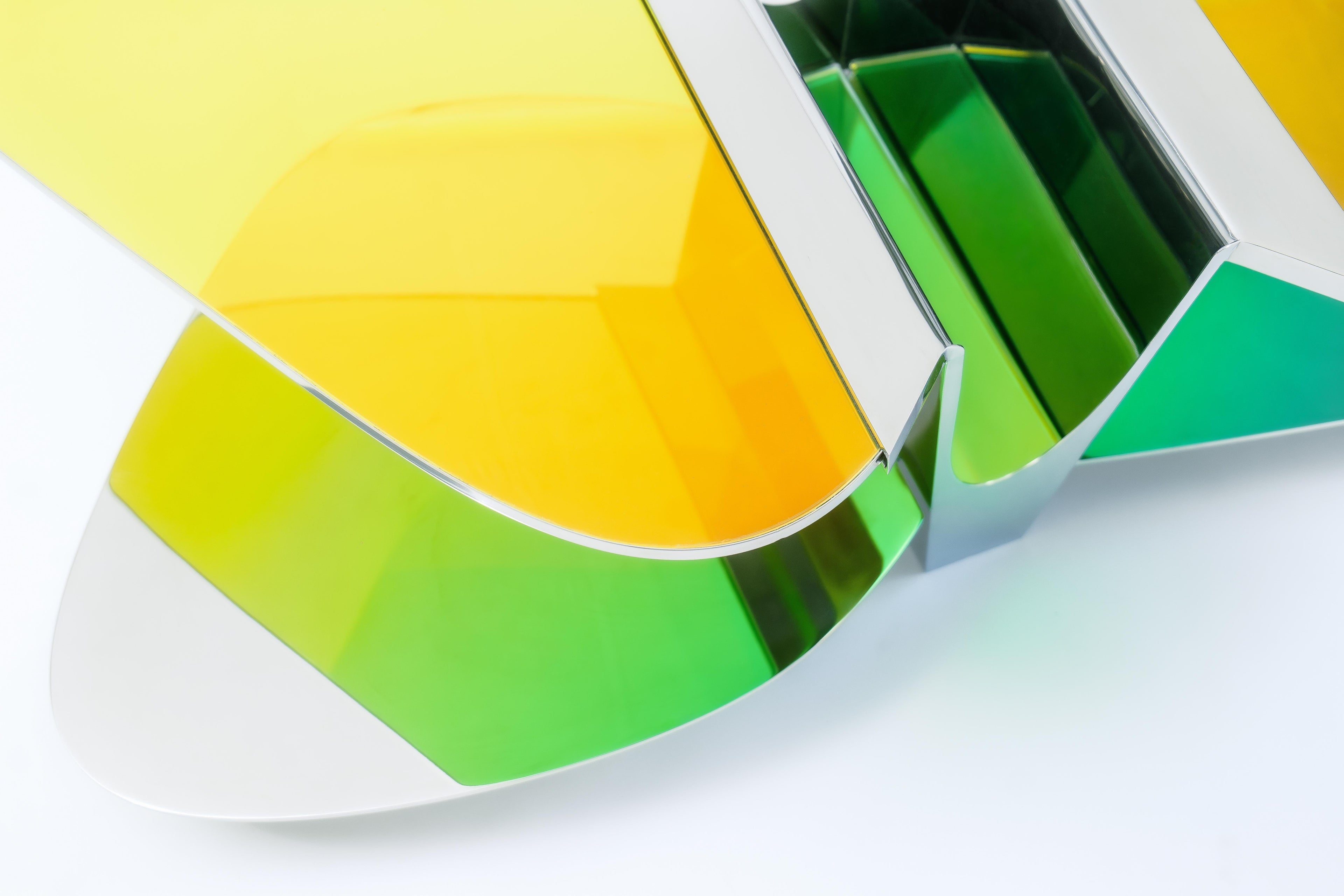 https://a.1stdibscdn.com/sculptural-dichroic-glass-coffee-table-by-oda-lik-studio-for-sale-picture-7/f_12192/f_492623421773752640846/Low_Table_LT02_06_master.jpg