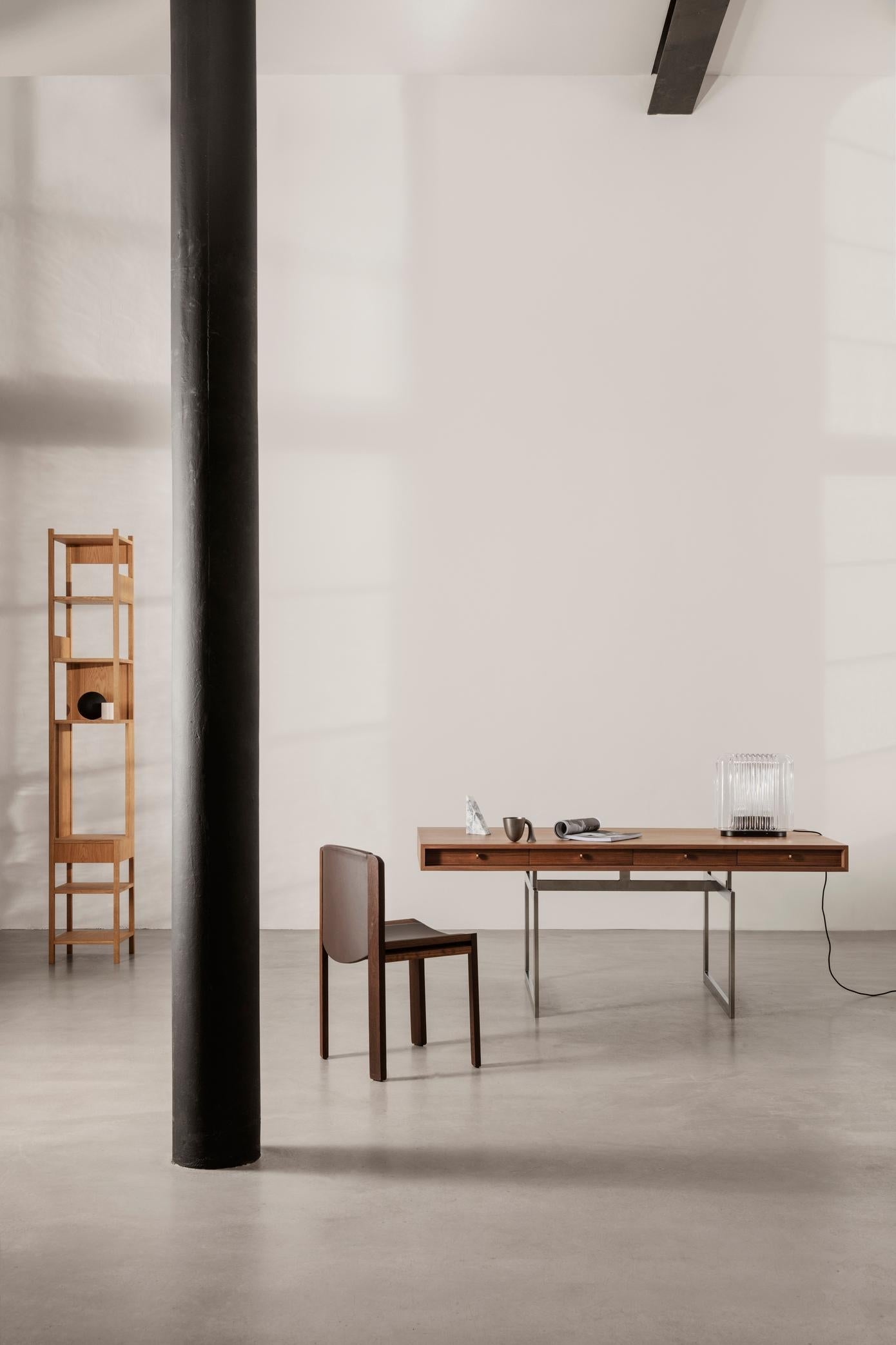 https://a.1stdibscdn.com/joe-colombo-chair-300-wood-and-srensen-leather-by-karakter-for-sale-picture-10/f_14272/f_321466021673355313805/Lungangolo_Chair300_Support_OfficeDesk_Lari_master.jpg