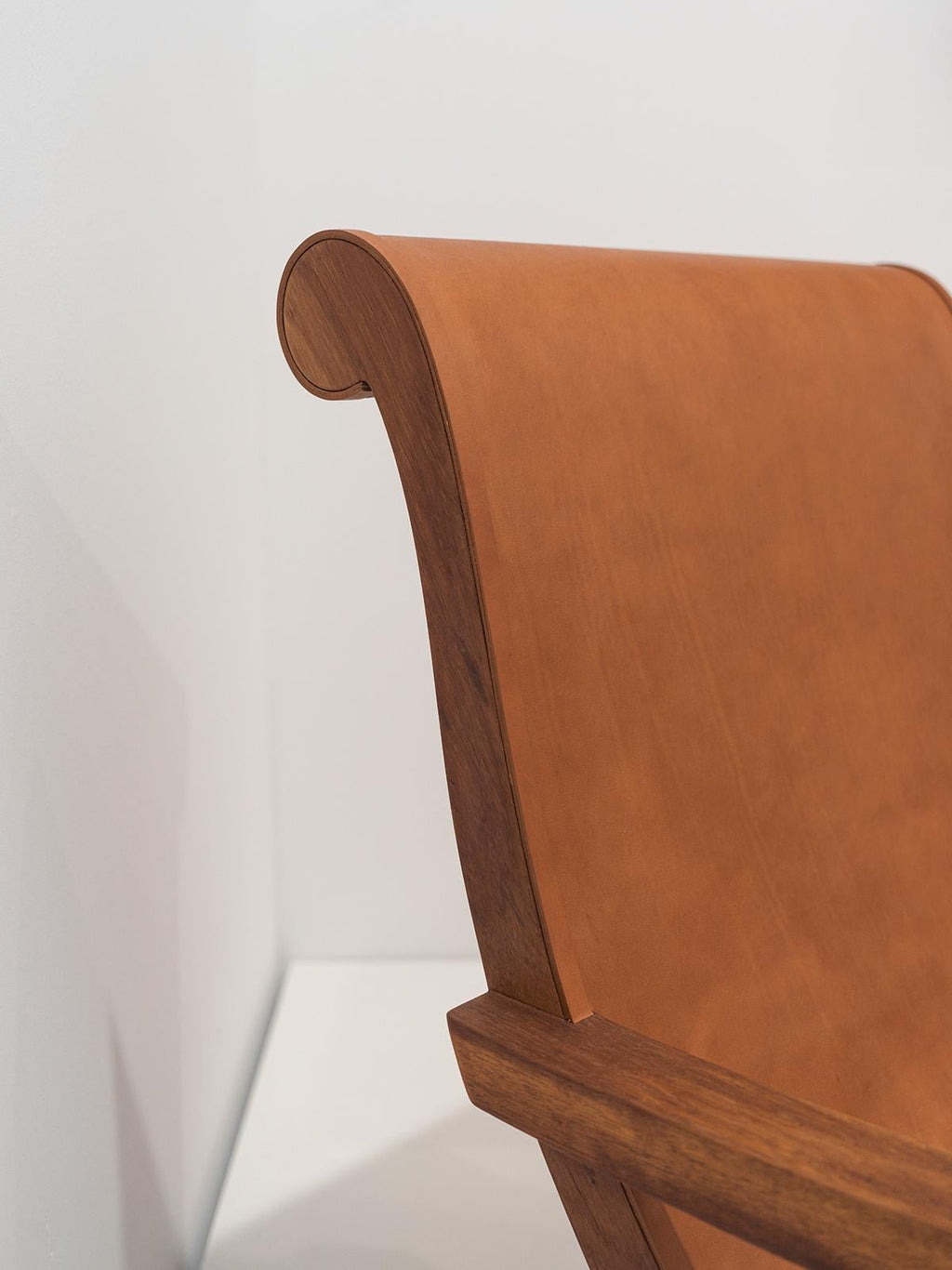 https://a.1stdibscdn.com/butaque-armchair-licensed-reedition-tropical-hardwood-tan-leather-in-stock-for-sale-picture-10/f_34063/f_483881321768836436209/Luteca_Butaque_Armchair_IK_NA_LH001_L3_master.jpg