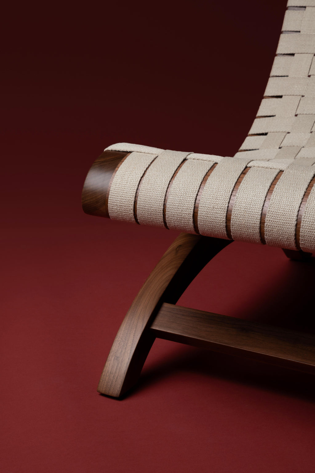 https://a.1stdibscdn.com/clara-porsets-mexican-walnut-hemp-butaque-chair-licensed-reedition-by-luteca-for-sale-picture-7/f_34063/f_378566021704792868474/Luteca_Butaque_Clasica_Walnut_Hemp_Strapping_6_master.jpg