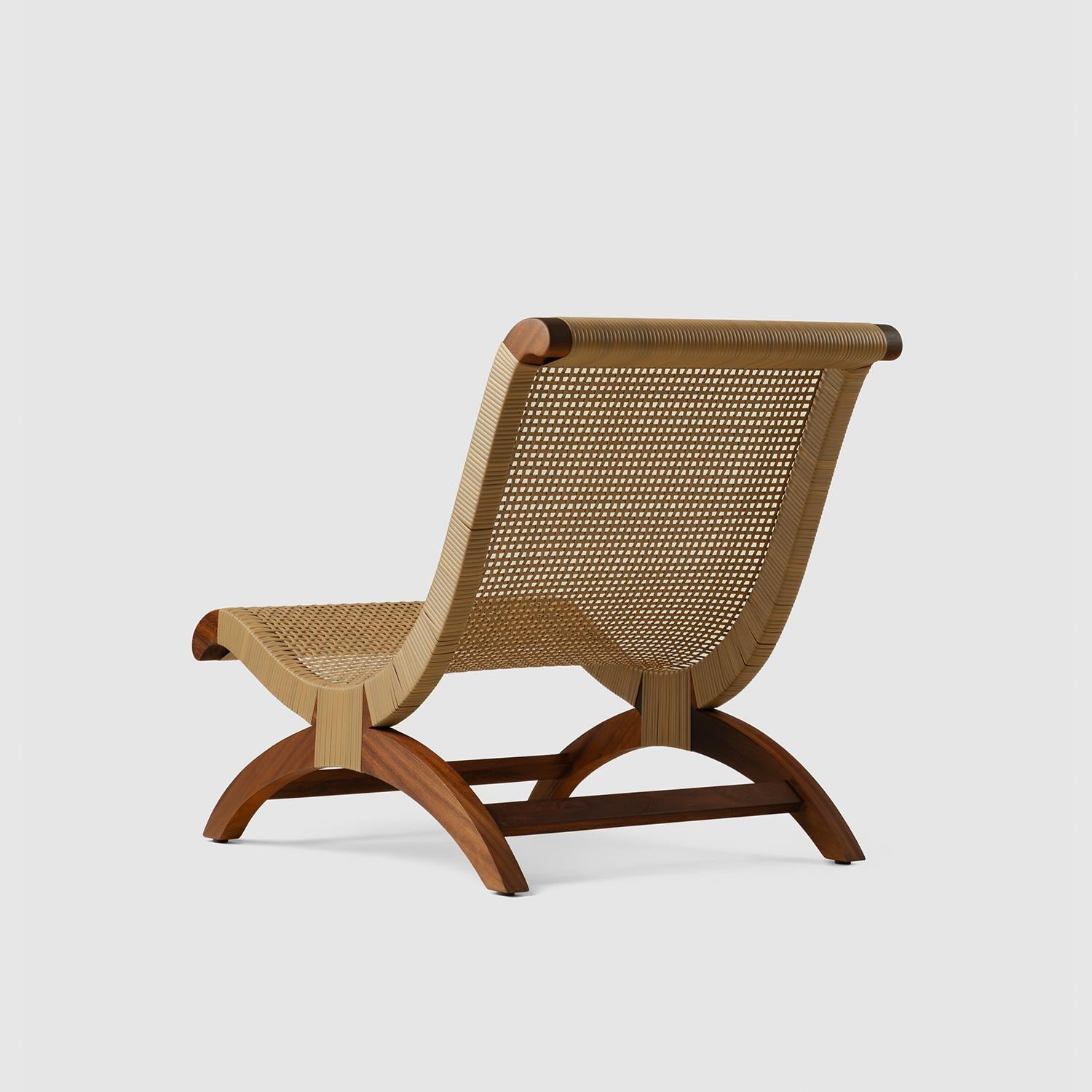 https://a.1stdibscdn.com/tropical-hardwood-and-rattan-butaque-chair-outdoor-use-licensed-reedition-for-sale-picture-7/f_34063/f_243655221768837852381/Luteca_Butaque_Clasica_Woven_W5_master.jpg