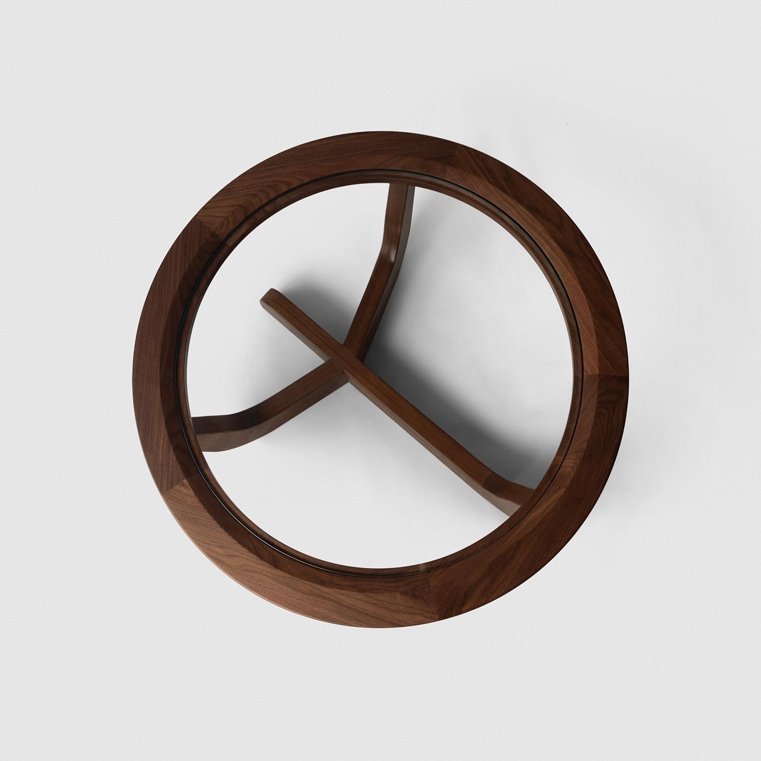 https://a.1stdibscdn.com/clara-porset-modernist-cp3-solid-walnut-and-glass-coffee-table-by-luteca-for-sale-picture-6/f_34063/f_135740321766177367534/Luteca_CP3_Coffee_Table_Walnut_Glass_W6_master.jpg