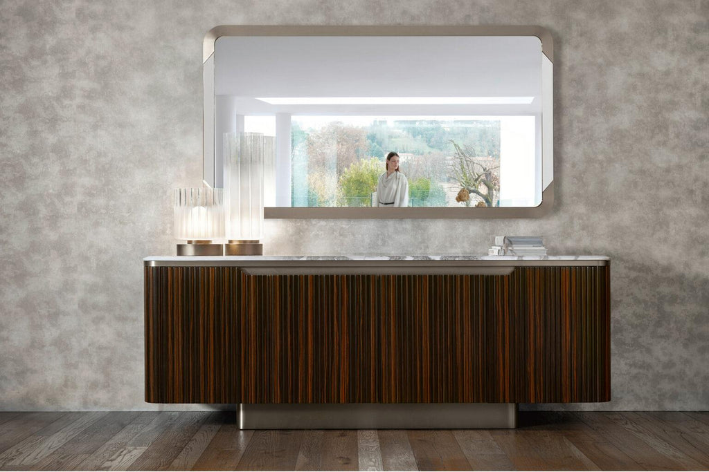 https://a.1stdibscdn.com/giorgio-collection-italian-luxor-buffet-with-marble-top-for-sale-picture-2/f_45442/f_457250921751571494092/Luxor_buffet5_1536x1024_master.jpg
