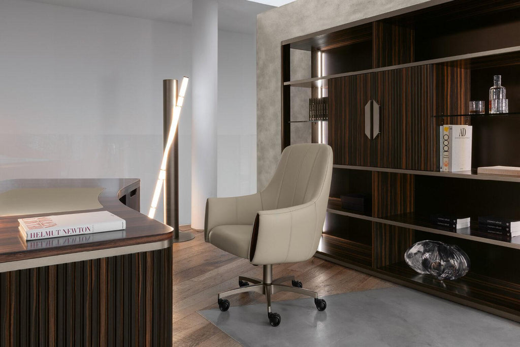 https://a.1stdibscdn.com/giorgio-collection-italian-luxor-presidential-desk-chair-leather-for-sale-picture-3/f_45442/f_457259421751574122255/Luxor_presidential_chair4_1536x1024_master.jpg