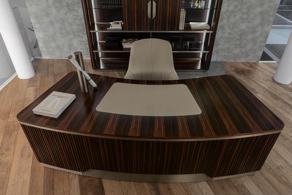 https://a.1stdibscdn.com/giorgio-collection-italian-luxor-presidential-desk-chair-leather-for-sale-picture-6/f_45442/f_457259421751574121477/Luxor_presidential_desk6_1536x1024_master.jpg