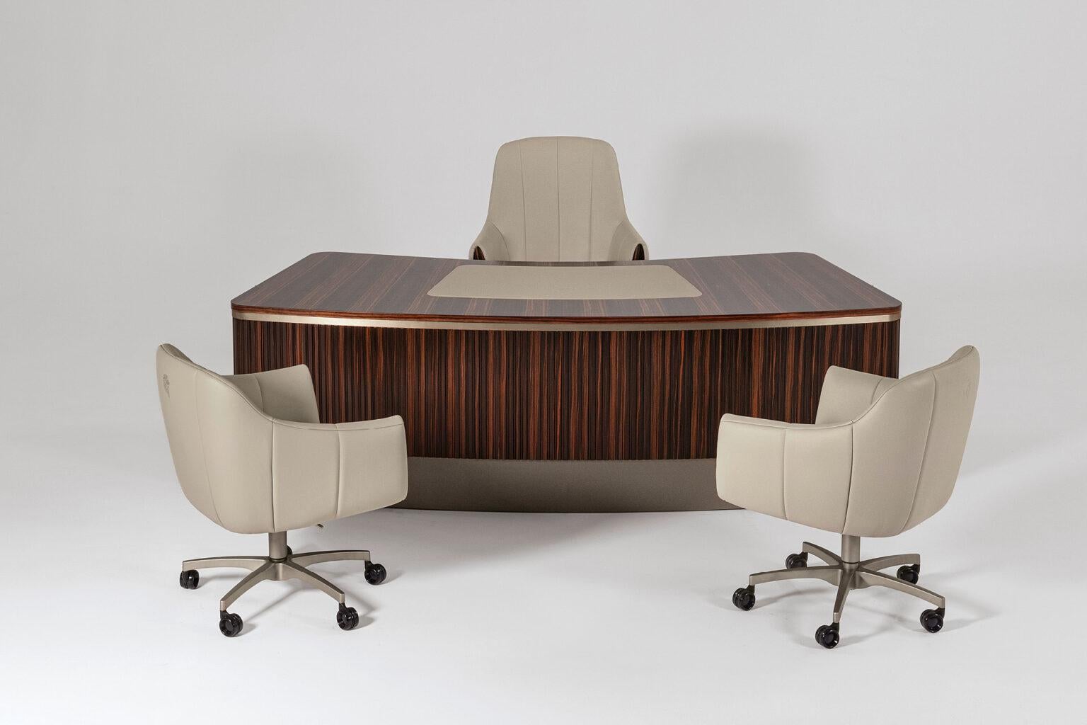https://a.1stdibscdn.com/giorgio-collection-italian-luxor-presidential-desk-chair-leather-for-sale-picture-5/f_45442/f_457259421751574122953/Luxor_presidential_desk8_1536x1024_master.jpg