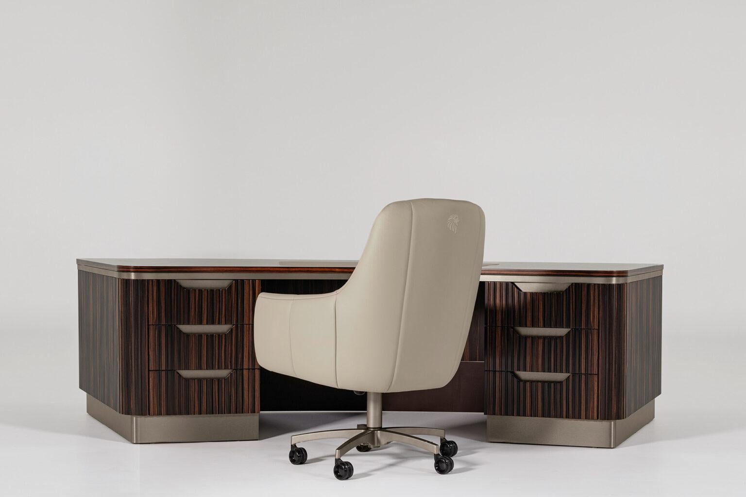 https://a.1stdibscdn.com/giorgio-collection-italian-luxor-presidential-desk-chair-leather-for-sale-picture-4/f_45442/f_457259421751574122614/Luxor_presidential_desk9_1536x1024_master.jpg