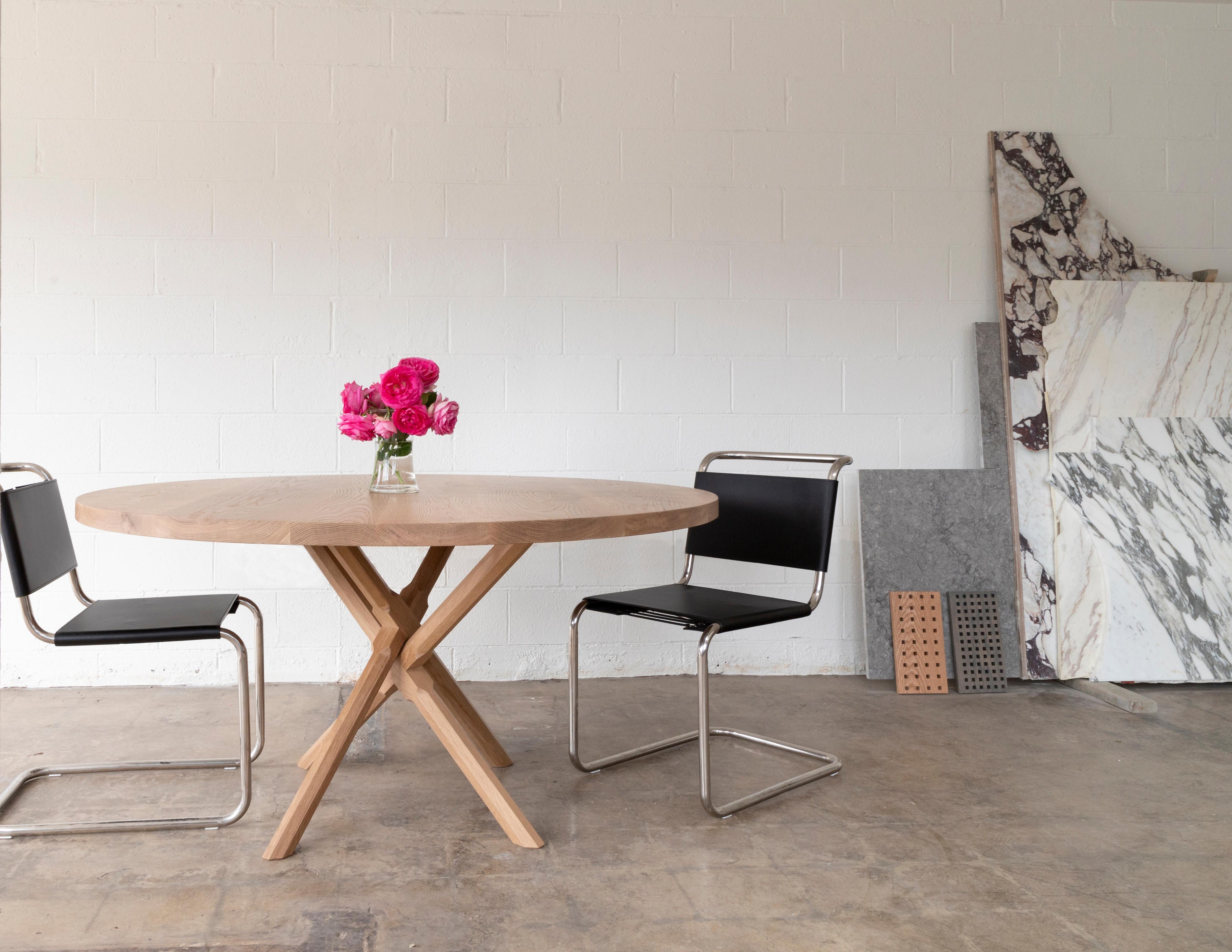 https://a.1stdibscdn.com/bond-round-dining-table-solid-oak-by-lynnea-jean-for-sale-picture-2/f_81152/f_327143021676069195990/LynneaJeanGyspyTable60_1_EDIT_master.jpg