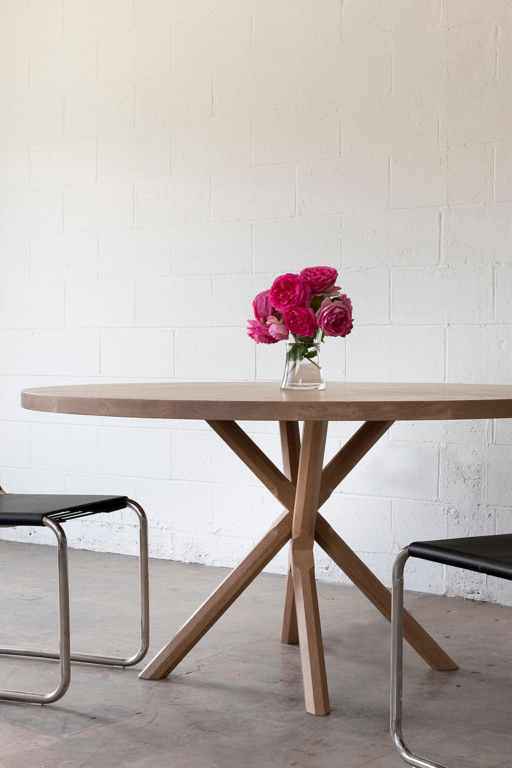 https://a.1stdibscdn.com/bond-round-dining-table-solid-oak-by-lynnea-jean-for-sale-picture-4/f_81152/f_327143021676069185693/LynneaJeanGyspyTable60_7_EDIT_LJ_crop_2_master.jpg