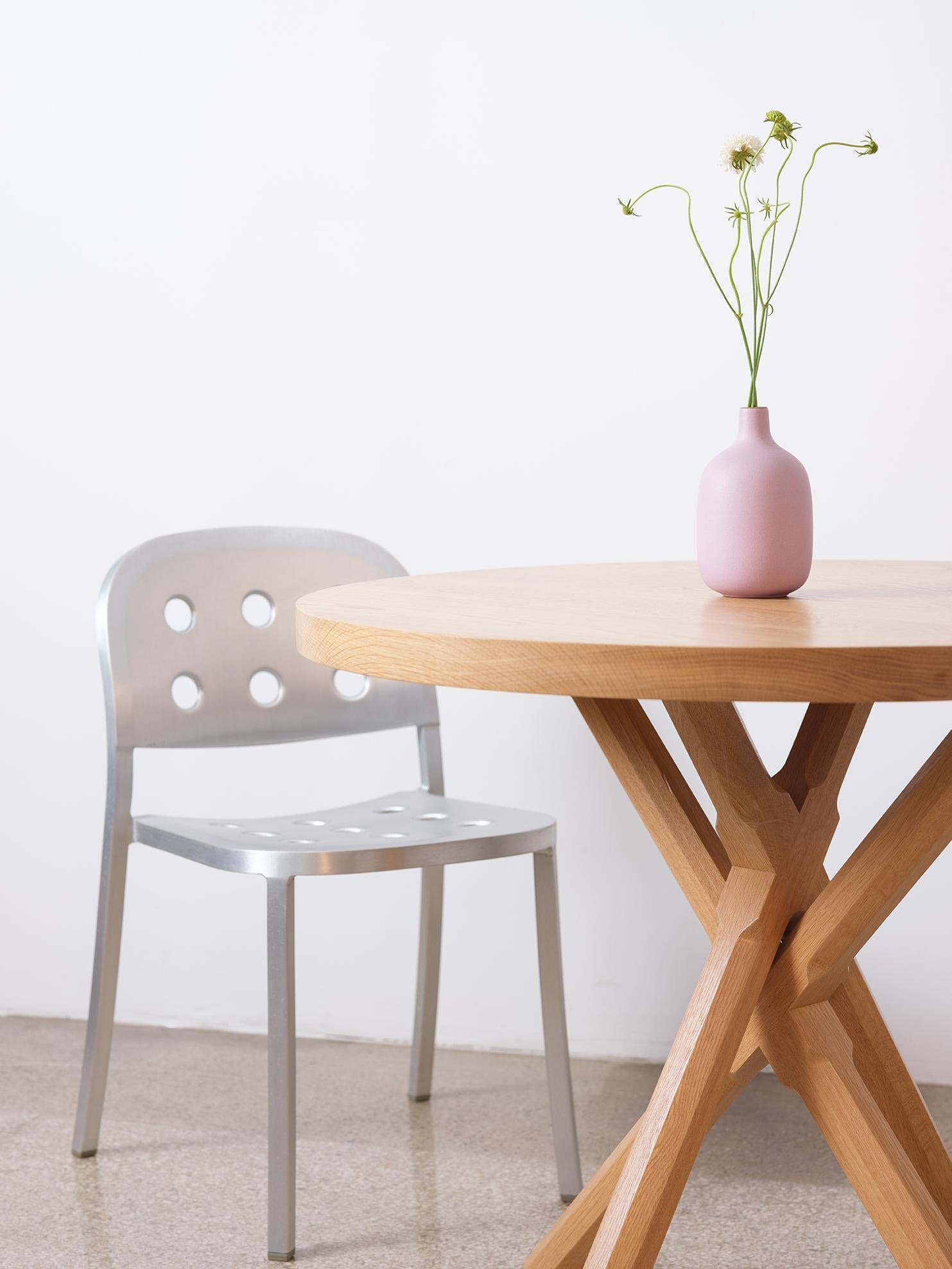 https://a.1stdibscdn.com/bond-cafe-table-solid-oak-dining-table-by-lynnea-jean-for-sale-picture-4/f_81152/f_359453321693422308535/LynneaJean_Bond_Cafe_Table_master.jpg