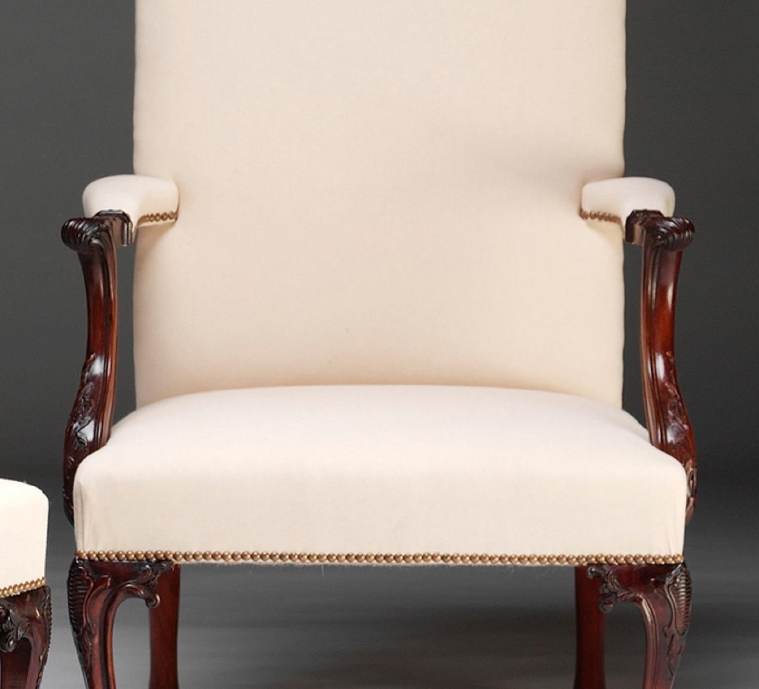 https://a.1stdibscdn.com/chippendale-gainsborough-chair-for-sale-picture-4/f_17242/f_476112221763541350480/M028_close_up3_master.jpg