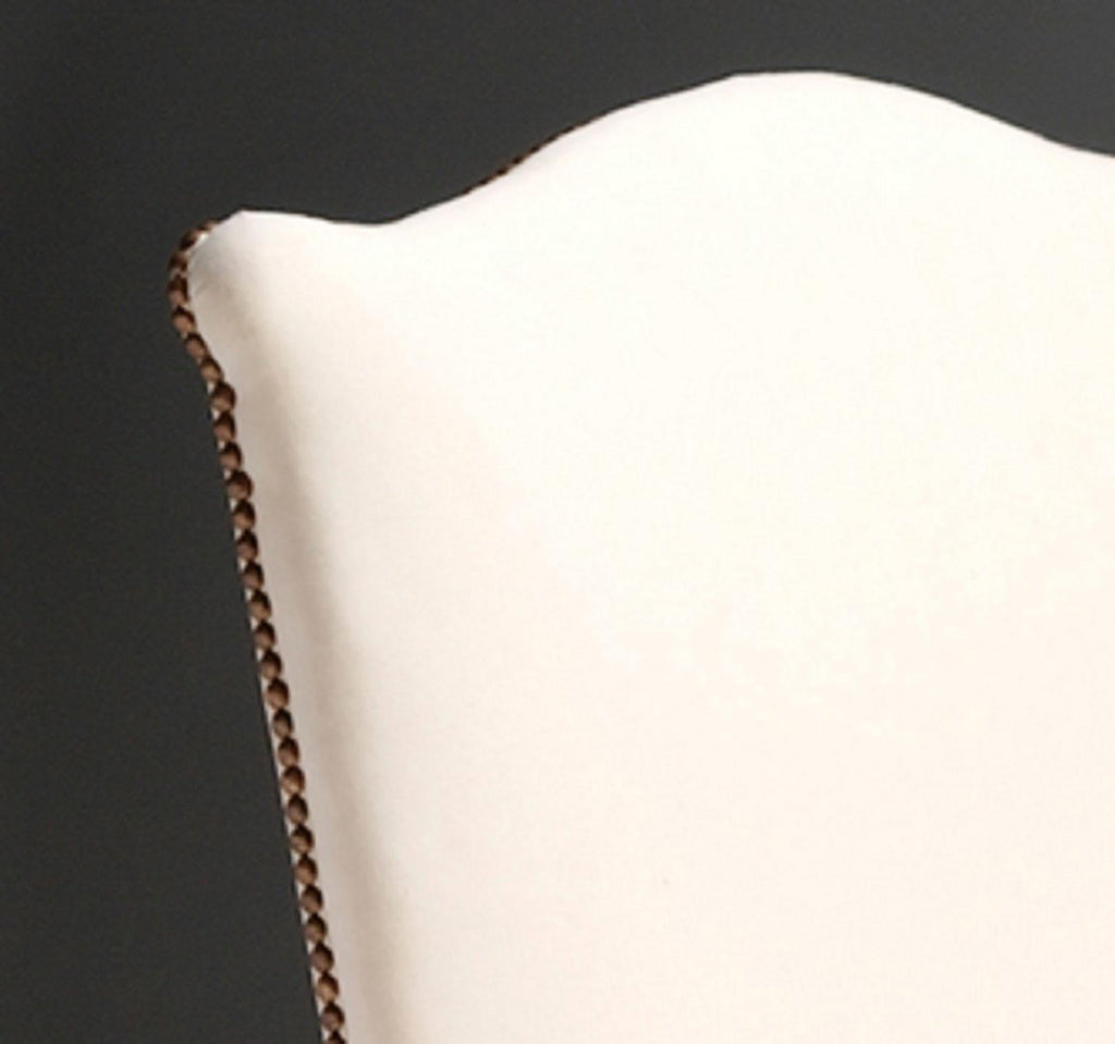 https://a.1stdibscdn.com/chippendale-gainsborough-chair-for-sale-picture-5/f_17242/f_476112221763541350502/M028_close_up4_master.jpg