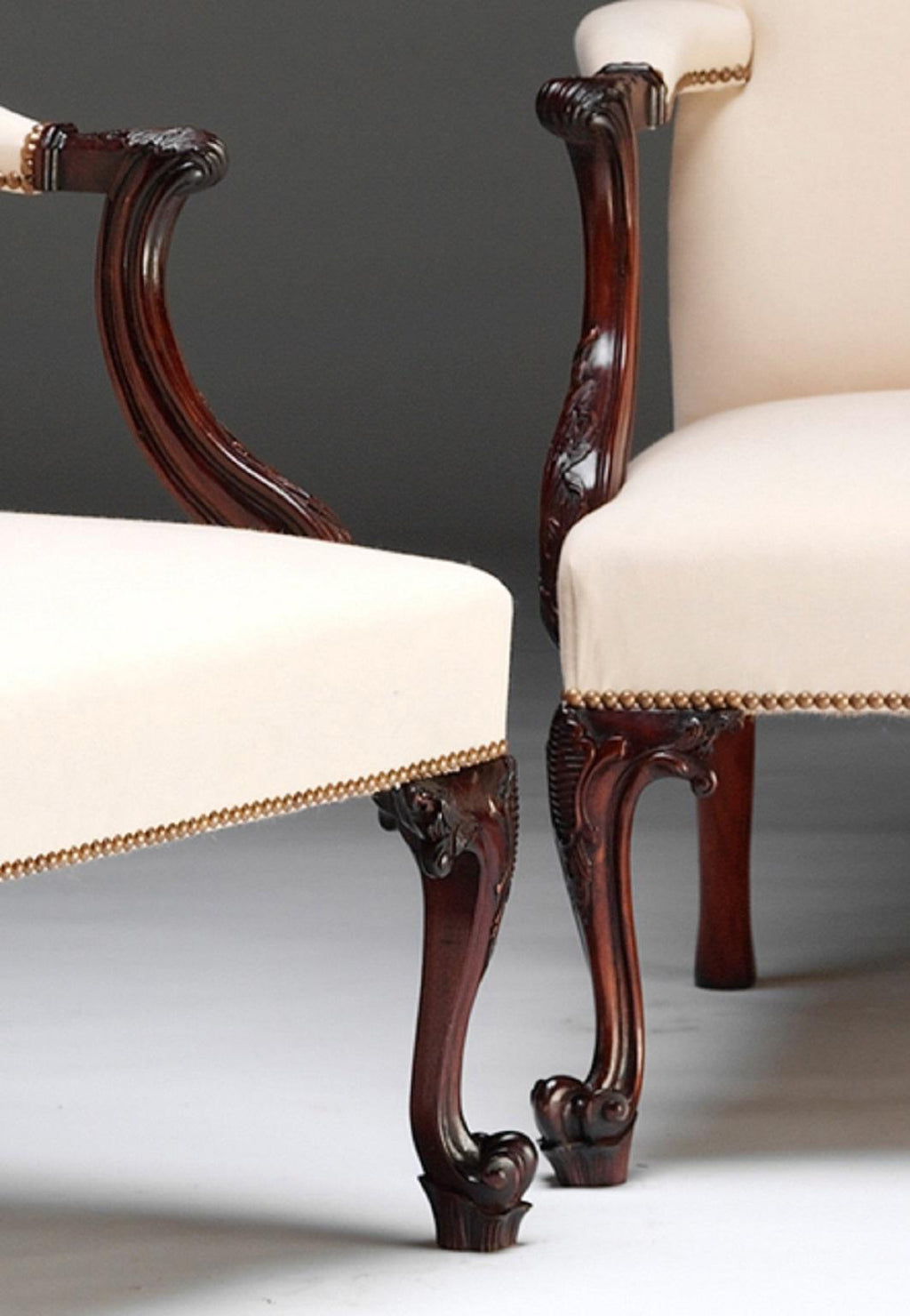 https://a.1stdibscdn.com/chippendale-gainsborough-chair-for-sale-picture-6/f_17242/f_476112221763541350698/M028_close_up5_master.jpg