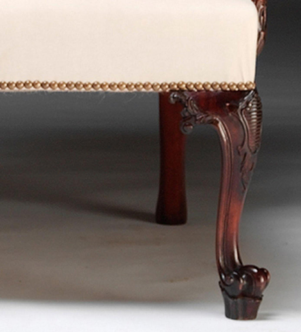 https://a.1stdibscdn.com/chippendale-gainsborough-chair-for-sale-picture-7/f_17242/f_476112221763541350698/M028_close_up6_master.jpg