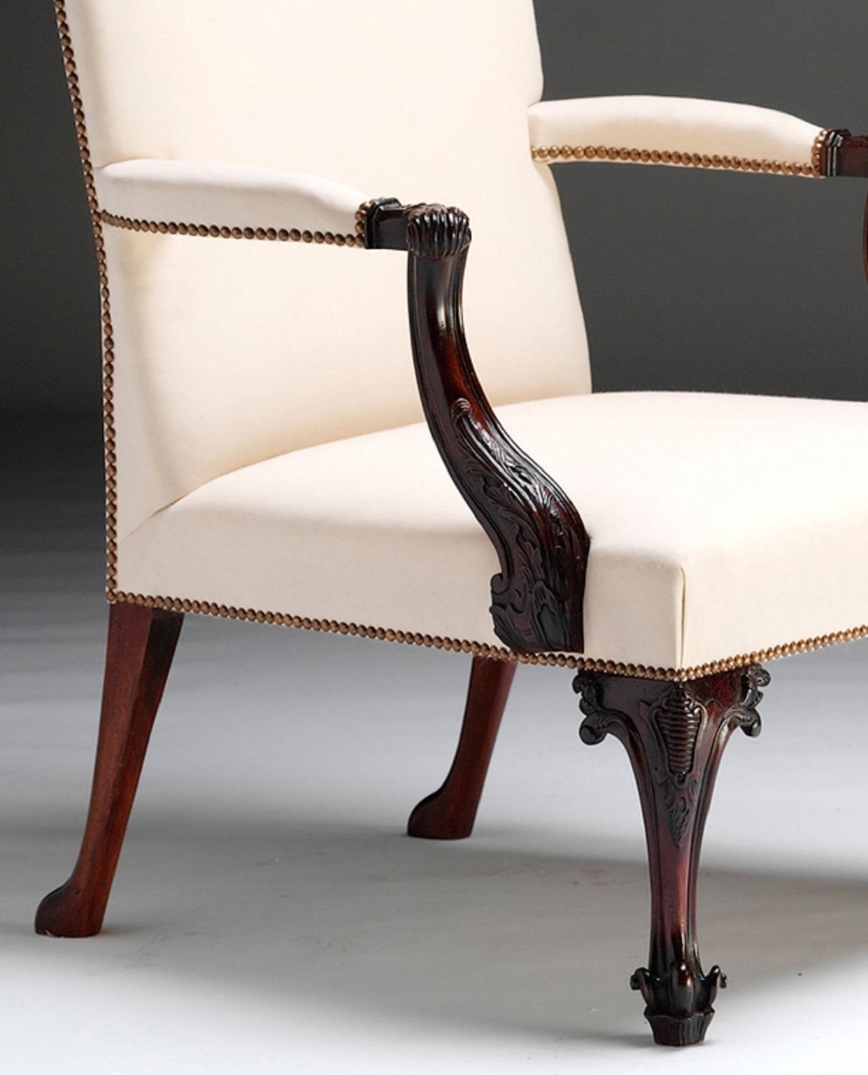 https://a.1stdibscdn.com/chippendale-gainsborough-chair-for-sale-picture-2/f_17242/f_476112221763541350360/M028_close_up_1_master.jpg
