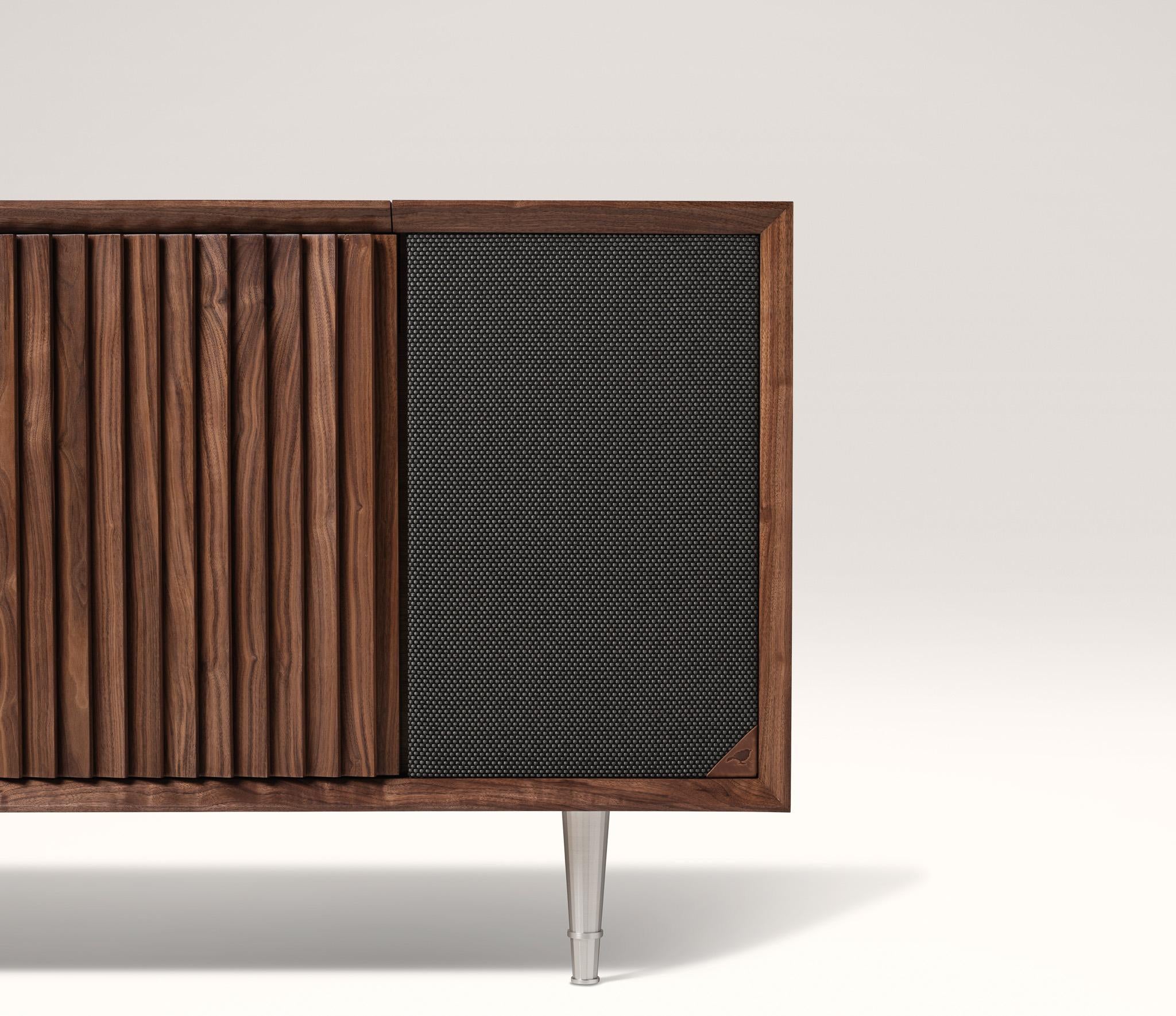 https://a.1stdibscdn.com/wrensilva-m1-record-player-console-with-integrated-music-streaming-in-walnut-for-sale-picture-5/f_105212/f_457894021752080854420/M1_Walnut_Crop_master.jpg