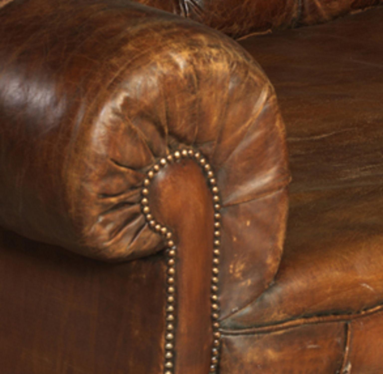 https://a.1stdibscdn.com/country-house-sofa-for-sale-picture-4/f_17242/f_489866321772093901038/M240_close_up_3_master.jpg