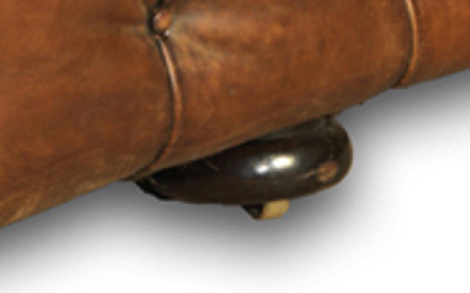 https://a.1stdibscdn.com/country-house-sofa-for-sale-picture-5/f_17242/f_489866321772093900959/M240_close_up_4_master.jpg
