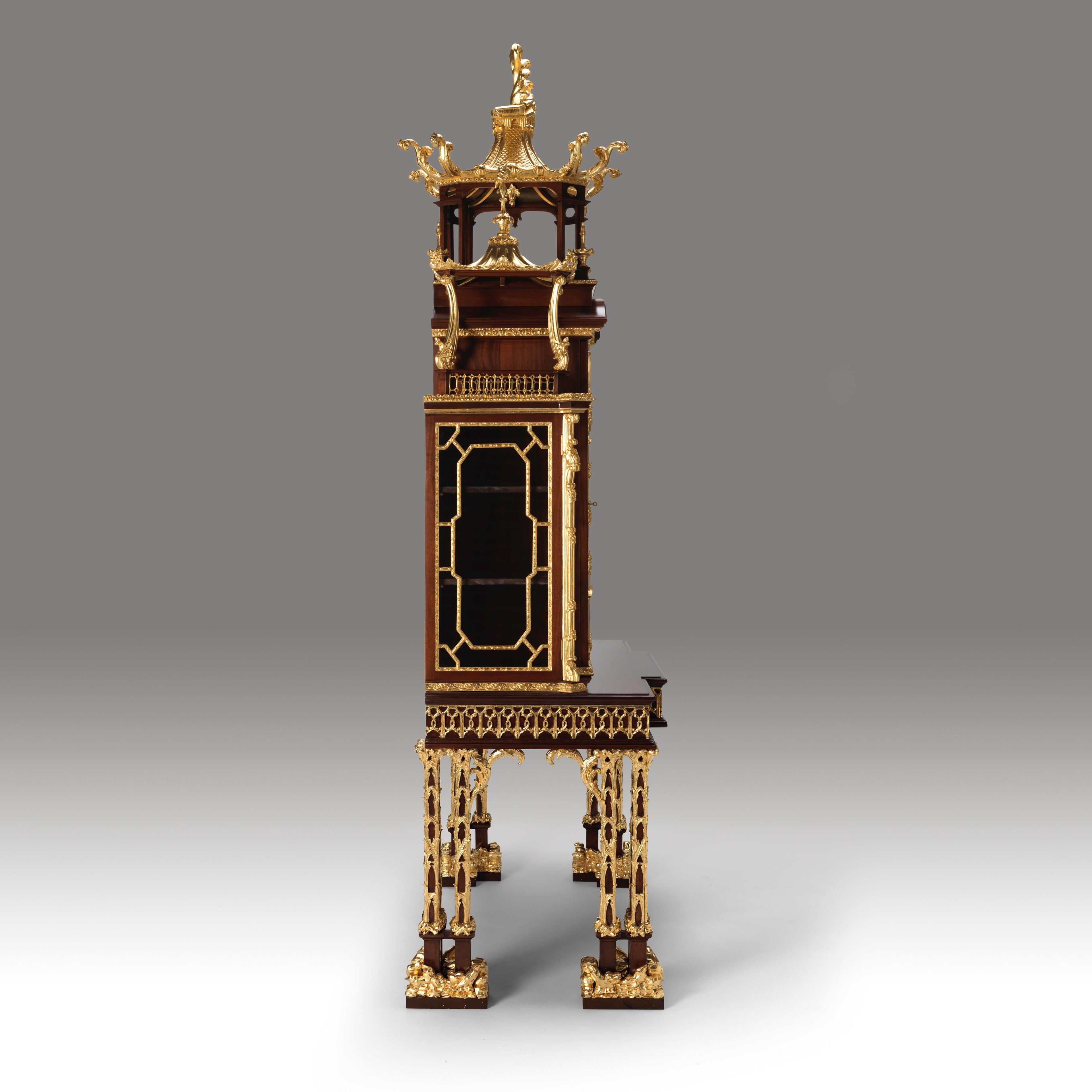 https://a.1stdibscdn.com/kenure-cabinet-for-sale-picture-2/f_17242/f_487652121770828349146/M286_Gilt_Finsh_Side_View_Medium_Quality_master.jpg