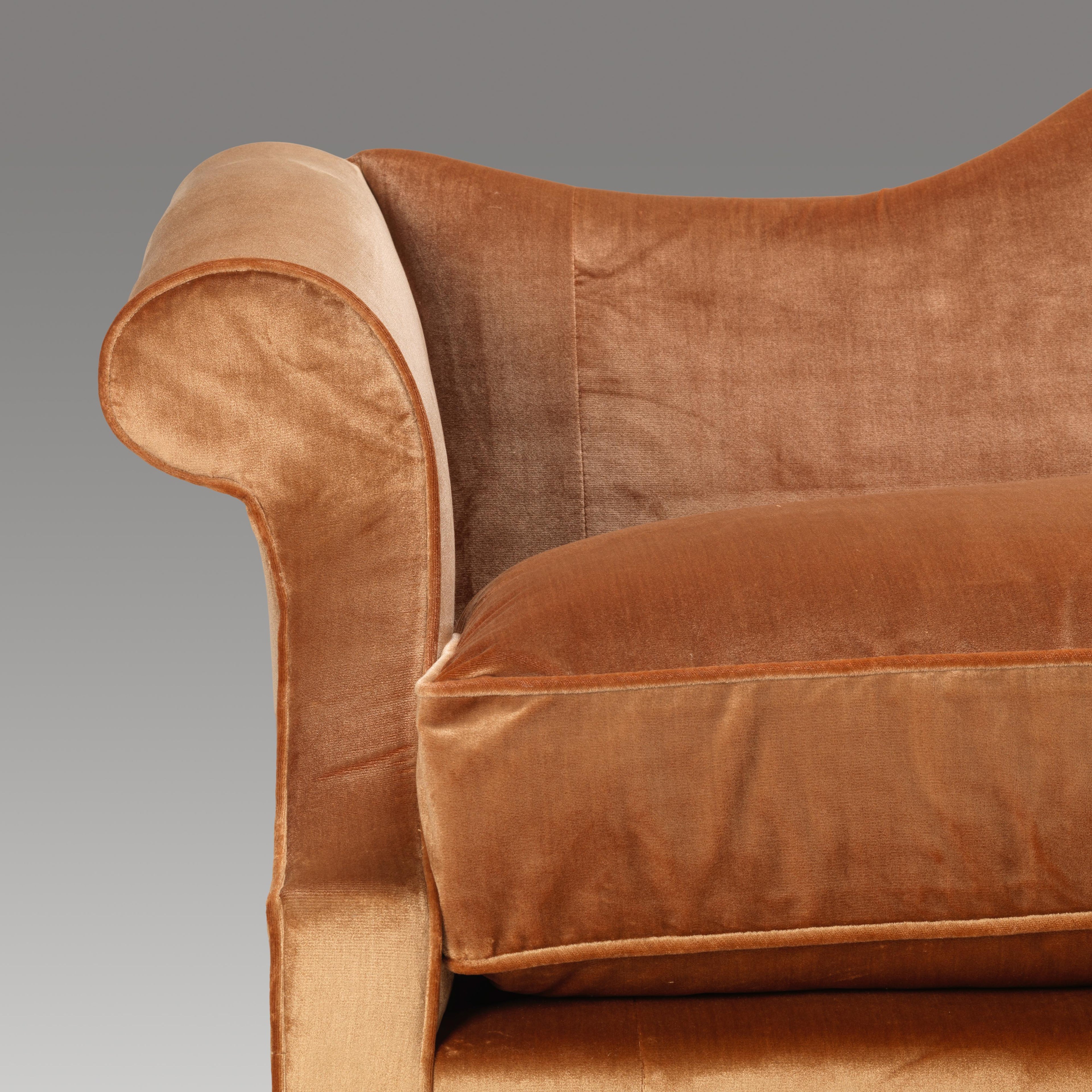 https://a.1stdibscdn.com/high-hall-camel-back-sofa-for-sale-picture-4/f_17242/f_484145721768927187323/M428_Medium_Res_2__master.jpg