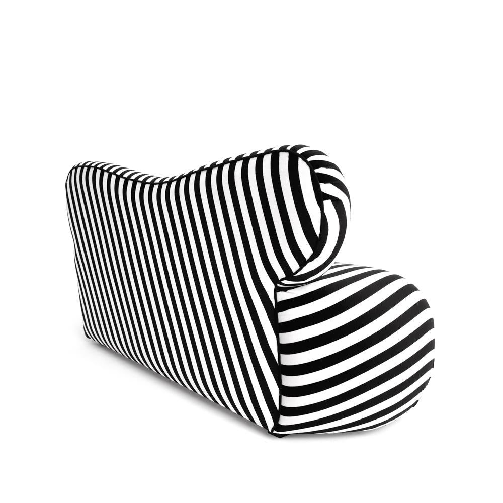 https://a.1stdibscdn.com/majj-studio-striped-sofa-for-sale-picture-6/f_76852/f_320119721672665867593/MAJJ_0577_master.jpeg