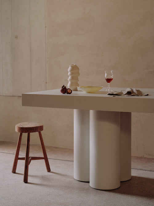 https://a.1stdibscdn.com/bellini-microcement-dining-table-by-marlot-baus-for-sale-picture-2/f_106442/f_471332421761057111418/MARLOTBAUS2593_master.jpg