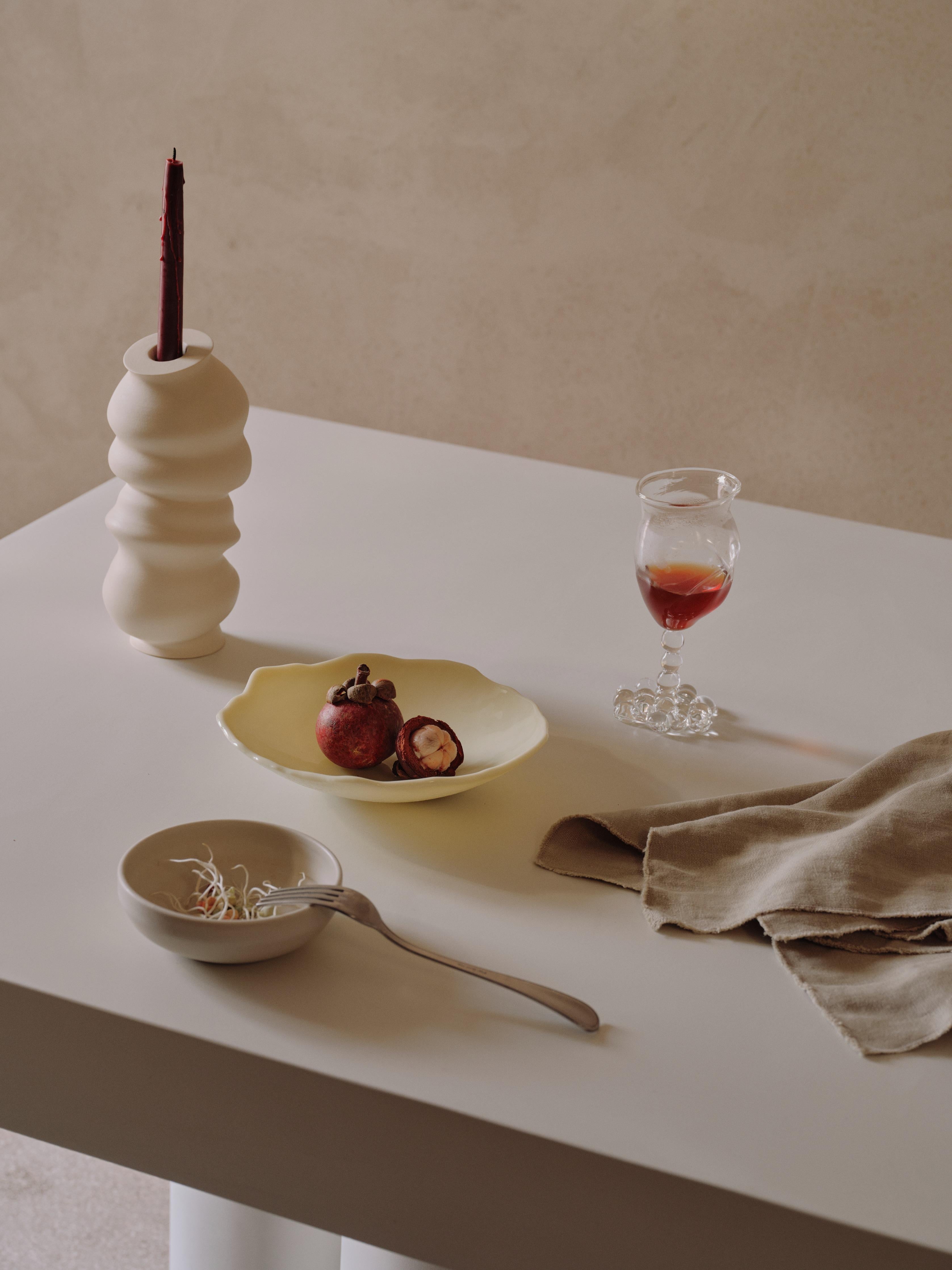 https://a.1stdibscdn.com/bellini-microcement-dining-table-by-marlot-baus-for-sale-picture-3/f_106442/f_471332421761057129607/MARLOTBAUS2598_master.jpg