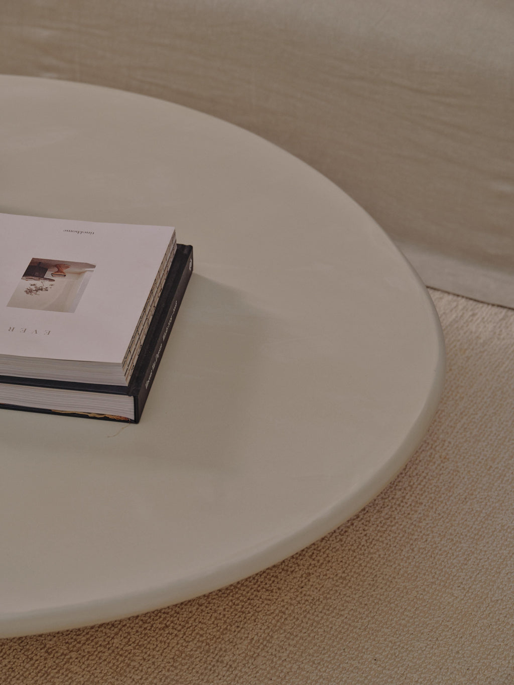 https://a.1stdibscdn.com/cinzia-microcement-coffee-table-by-marlot-baus-for-sale-picture-4/f_106442/f_471358021761064801160/MARLOTBAUS2659_master.jpg
