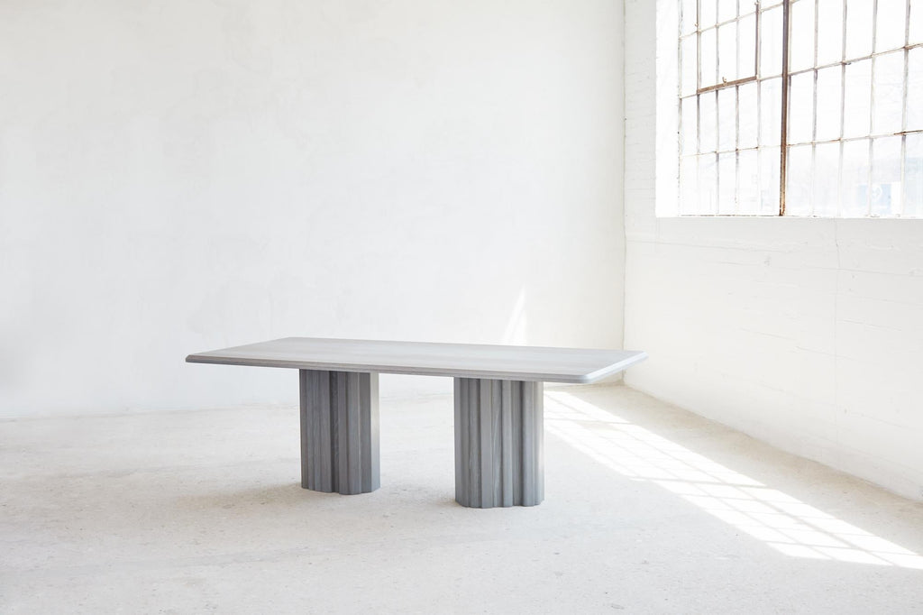 https://a.1stdibscdn.com/handcrafted-greige-oak-geomorph-dining-table-96l-mary-ratcliffe-studio-for-sale-picture-5/f_77712/f_349213621687559579249/MARY_RATCLIFFE_MAY_8TH_20230180_Web_master.jpg