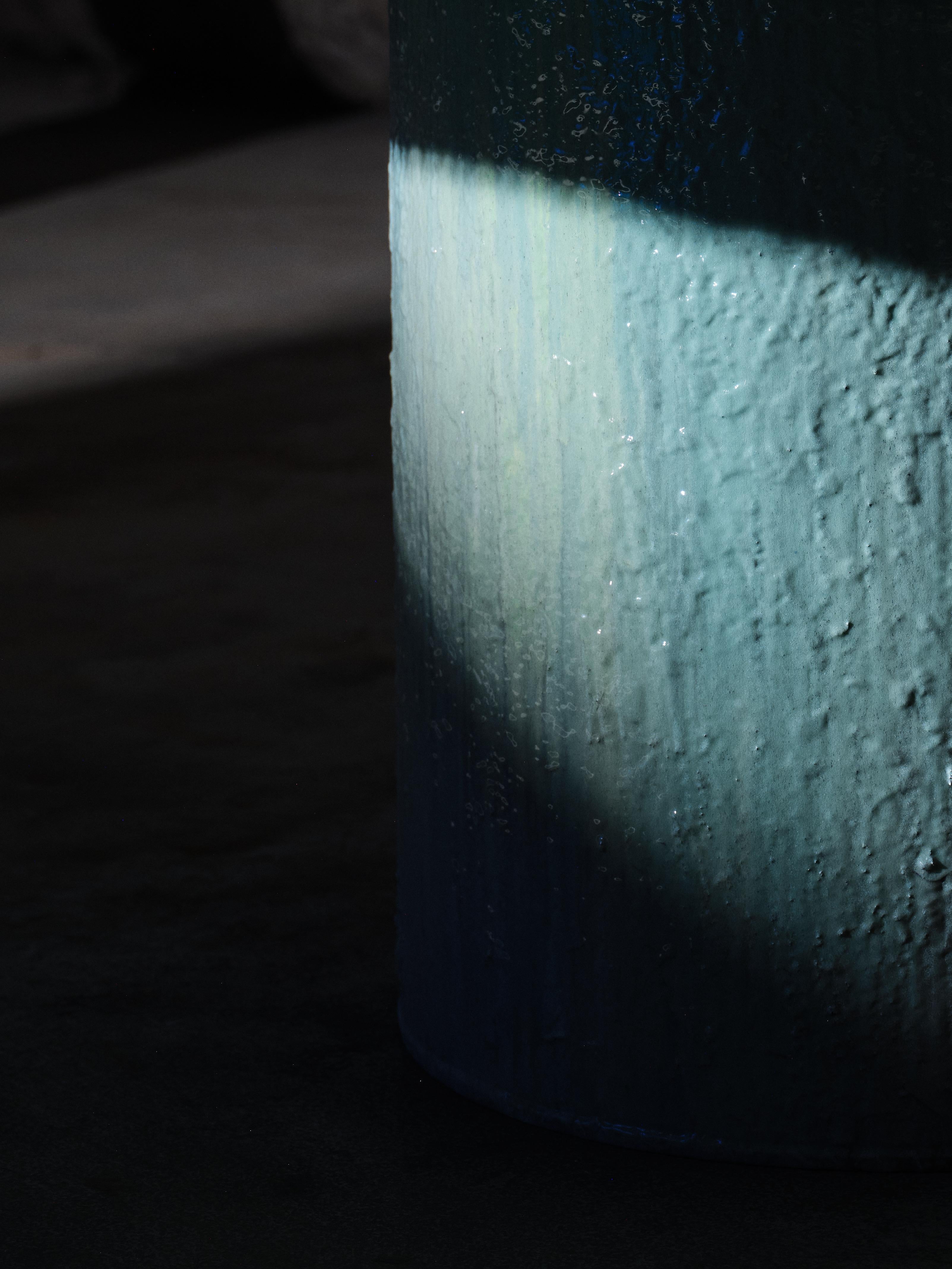 https://a.1stdibscdn.com/contemporary-one-of-a-kind-pacific-mist-table-for-sale-picture-8/f_70152/f_457177421751541082611/MA_HIGO_Bellerose0775_IG_master.jpeg