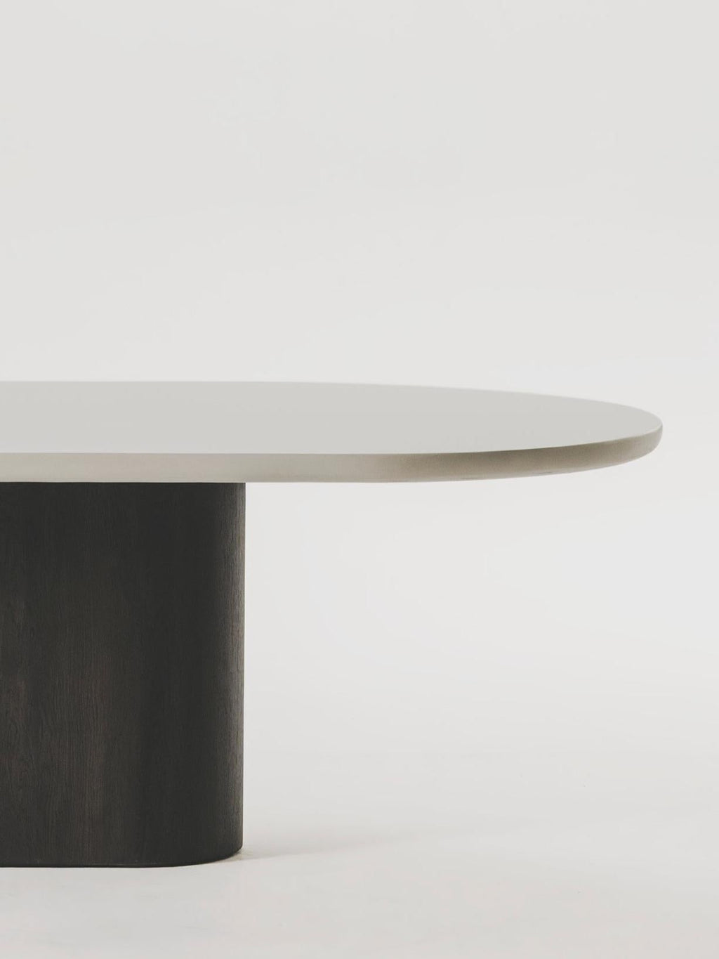 https://a.1stdibscdn.com/celli-dining-table-in-microcement-and-wood-veneer-by-marlot-baus-for-sale-picture-3/f_106442/f_474632721762775990846/MB_3278_ff8f9f5a_0f50_4567_8020_7a262972d3c9_master.jpg