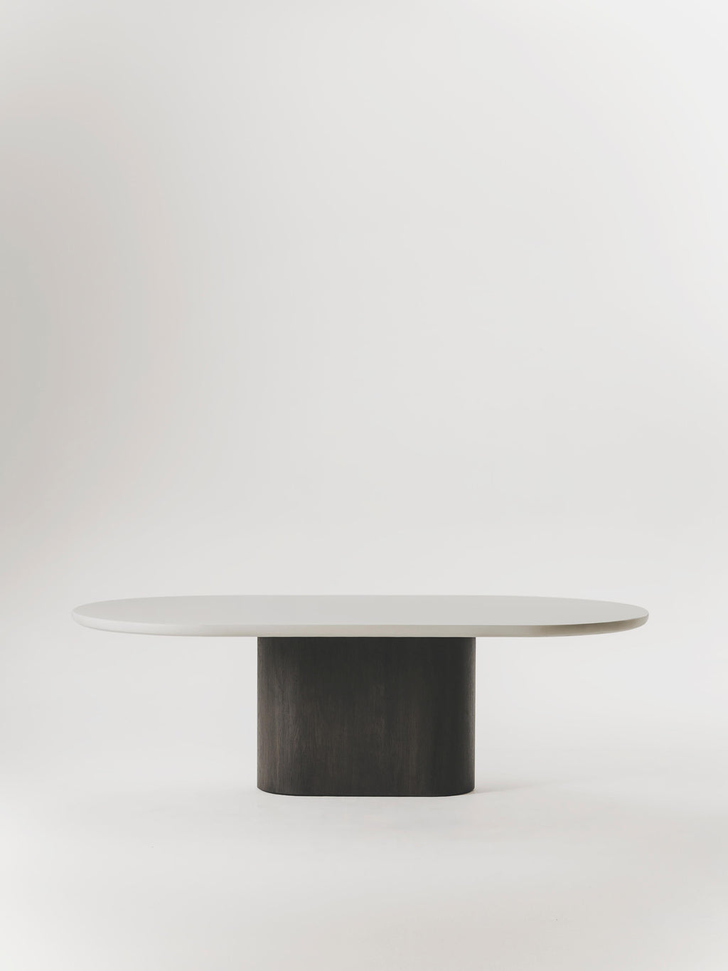 https://a.1stdibscdn.com/celli-dining-table-in-microcement-and-wood-veneer-by-marlot-baus-for-sale-picture-4/f_106442/f_474632721762775991387/MB_3278_master.jpg